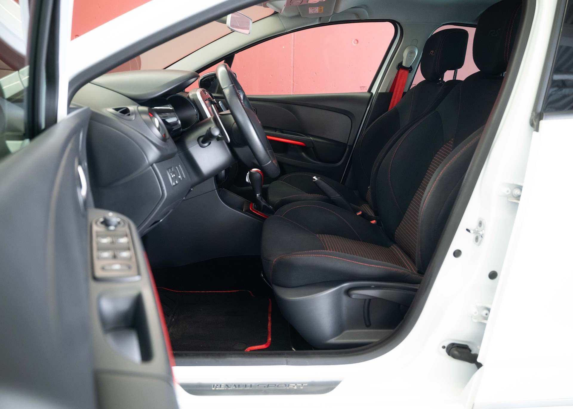 RENAULT Clio 1.6 T RS 200 (1st hand Swiss car, stunning condition, Cup Pack, full Renault service history)-image-20