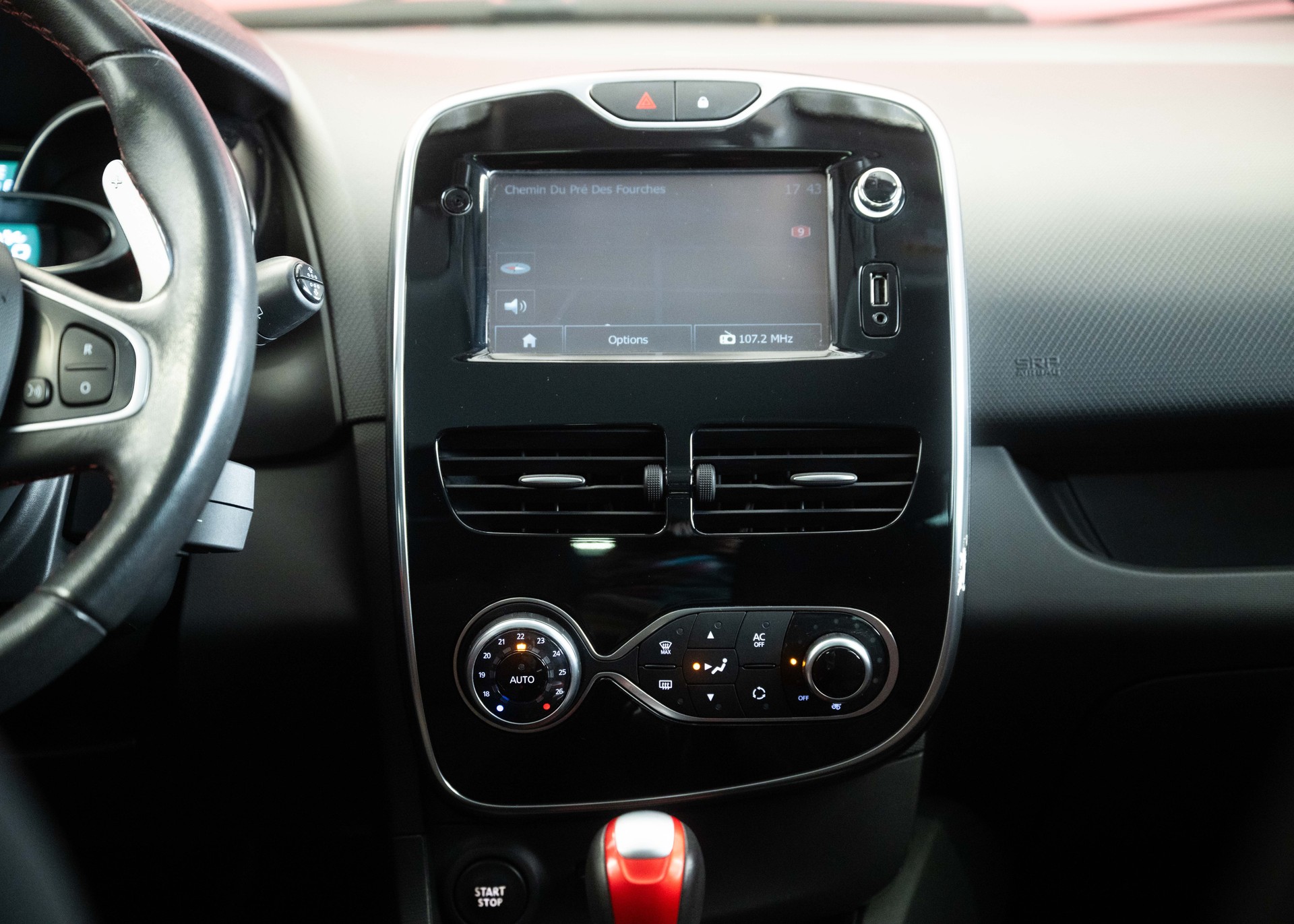 RENAULT Clio 1.6 T RS 200 (1st hand Swiss car, stunning condition, Cup Pack, full Renault service history)-image-28