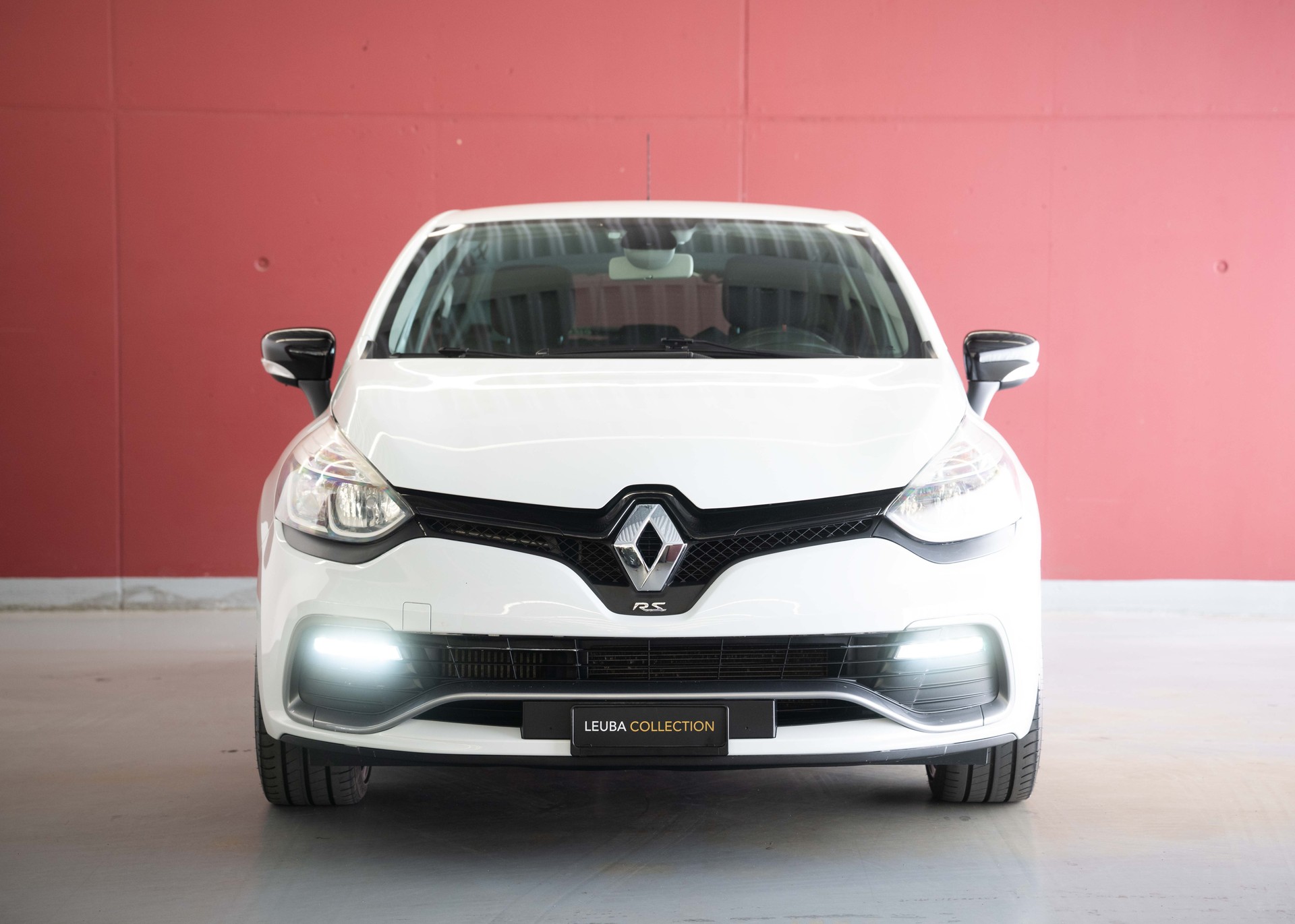 RENAULT Clio 1.6 T RS 200 (1st hand Swiss car, stunning condition, Cup Pack, full Renault service history)-showroom-element-2