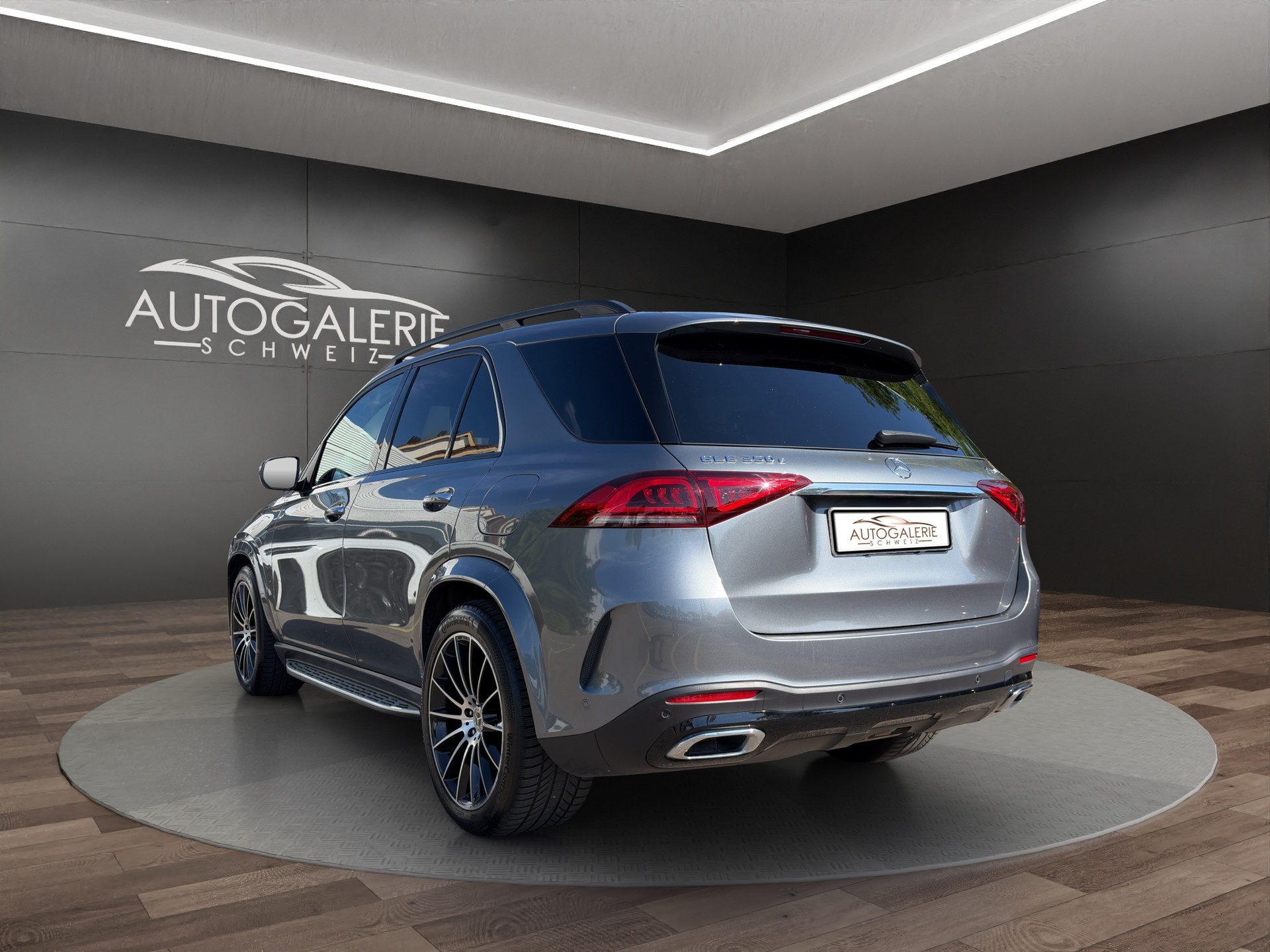 MERCEDES-BENZ GLE 350 e 4Matic AMG Line | CH | Gratis Service | AHK | MBUX | Burmester | PREMIUM PLUS | Sitzklima |-showroom-element-2