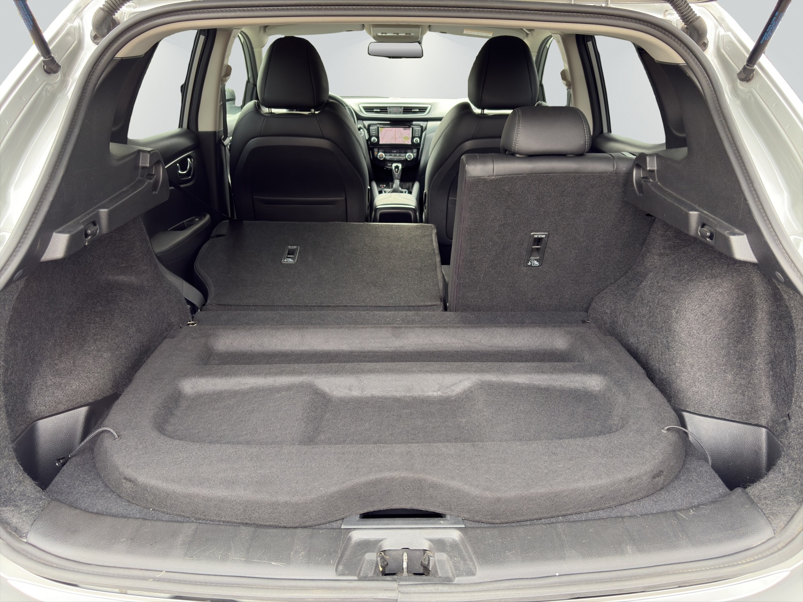 NISSAN Qashqai 1.7 dCi Tekna 4x4-image-14