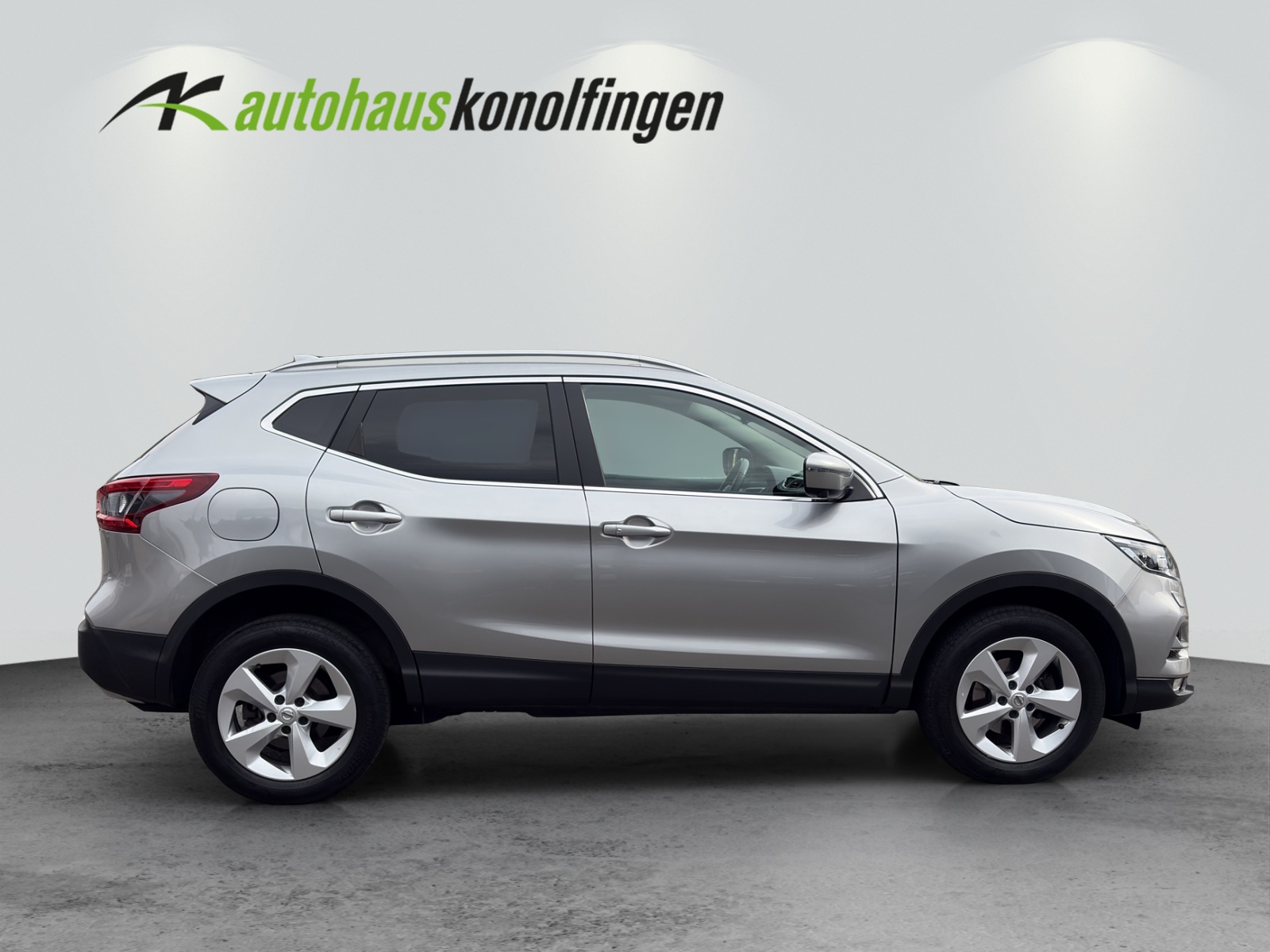 NISSAN Qashqai 1.7 dCi Tekna 4x4-image-4