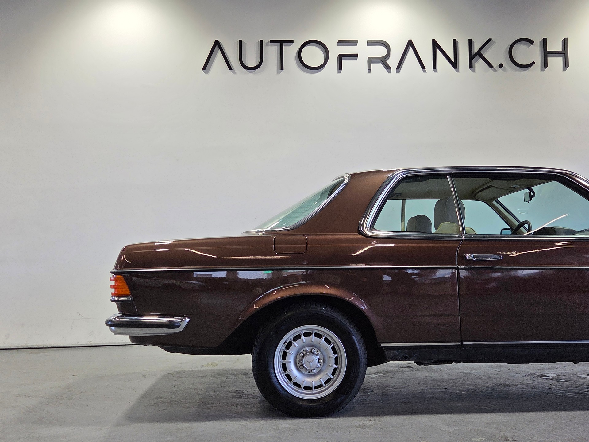 MERCEDES-BENZ 230 CE-image-4