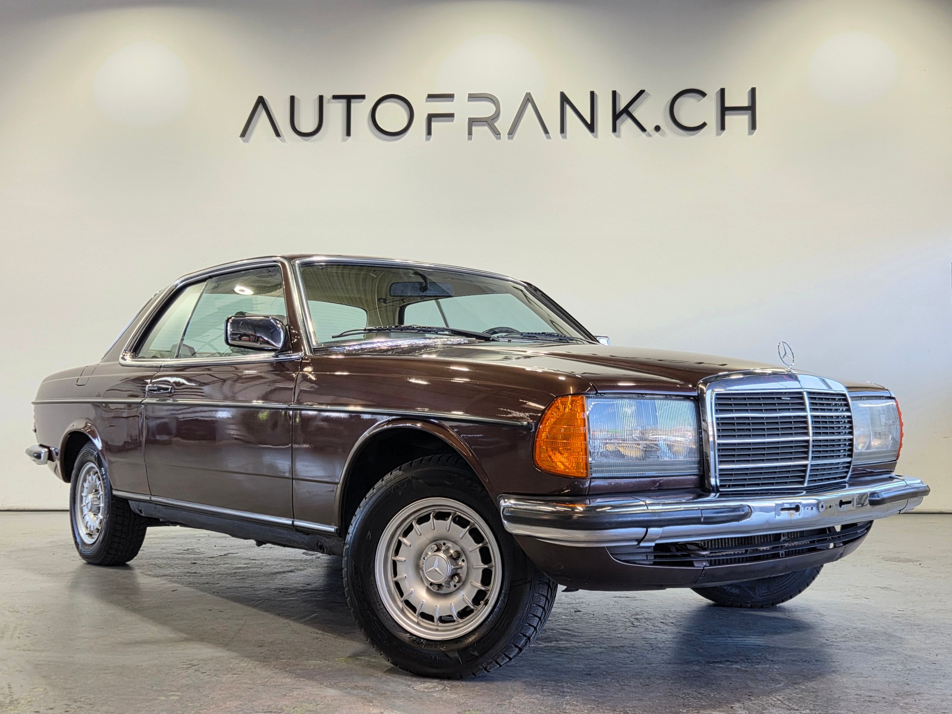 MERCEDES-BENZ 230 CE-showroom-element-3