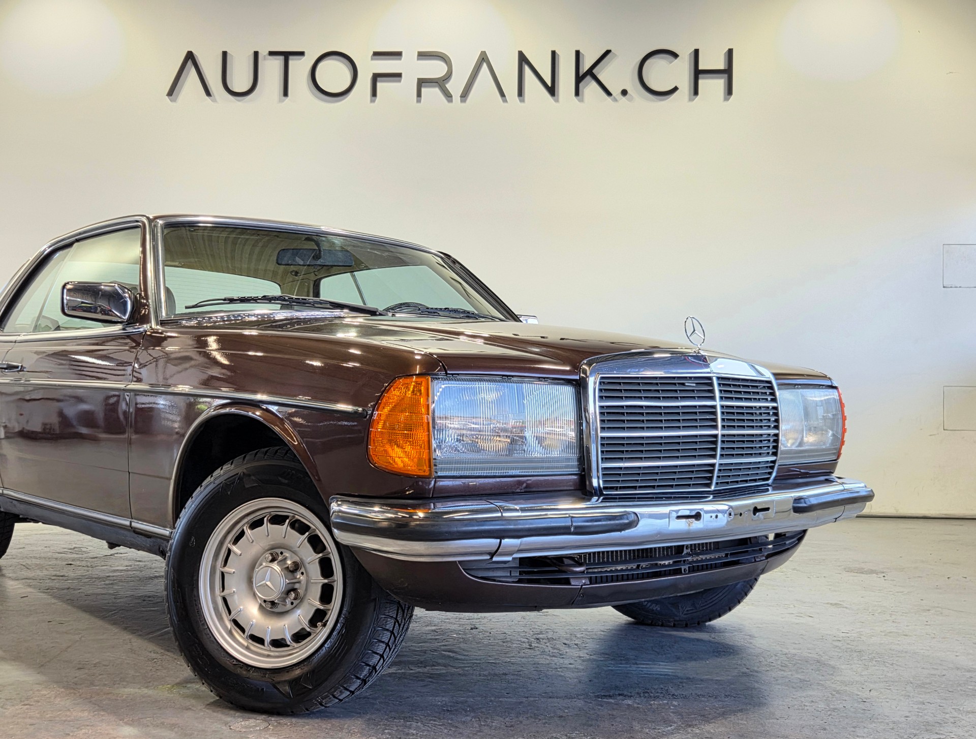 MERCEDES-BENZ 230 CE-showroom-element-2