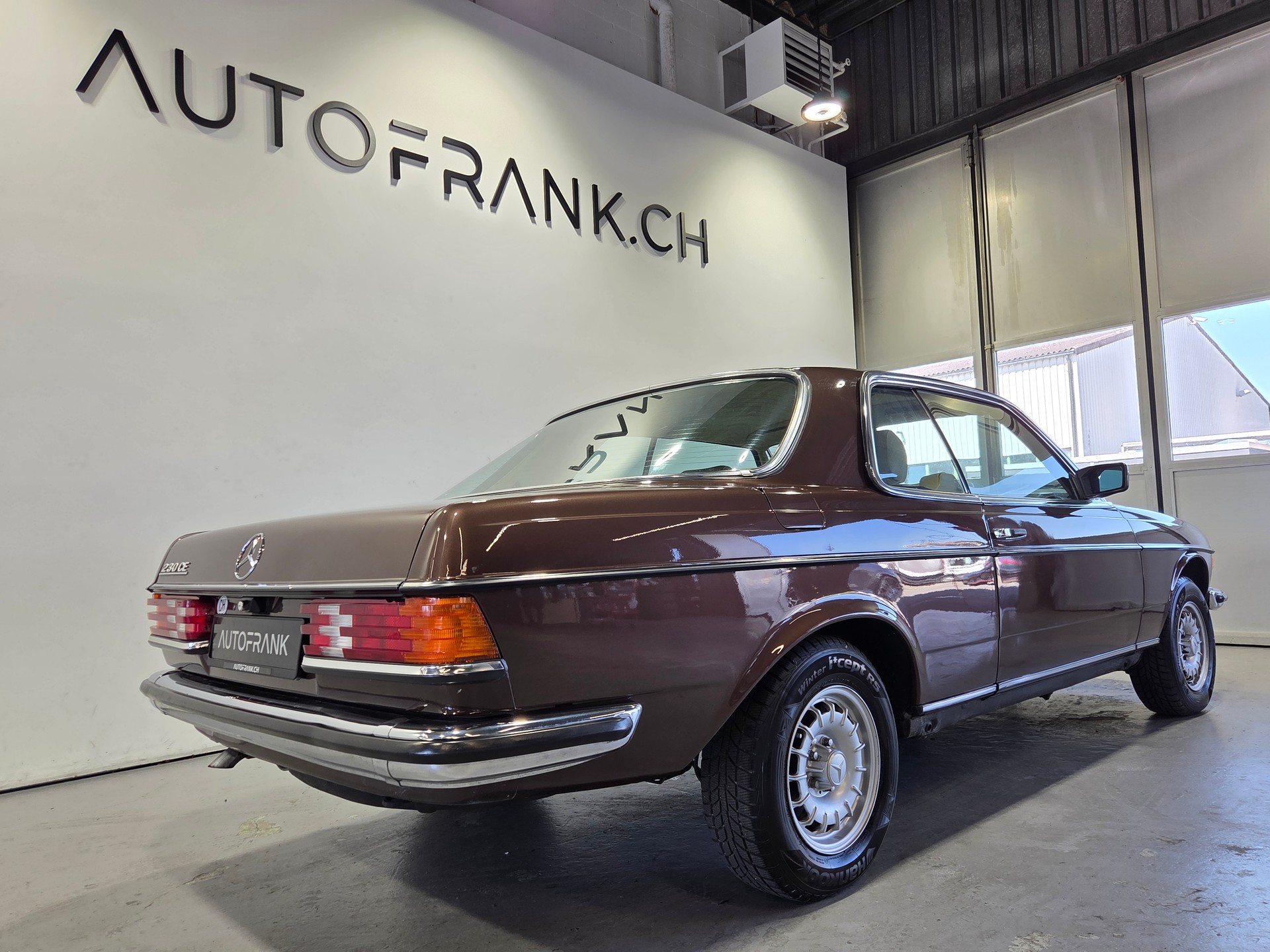 MERCEDES-BENZ 230 CE-image-5