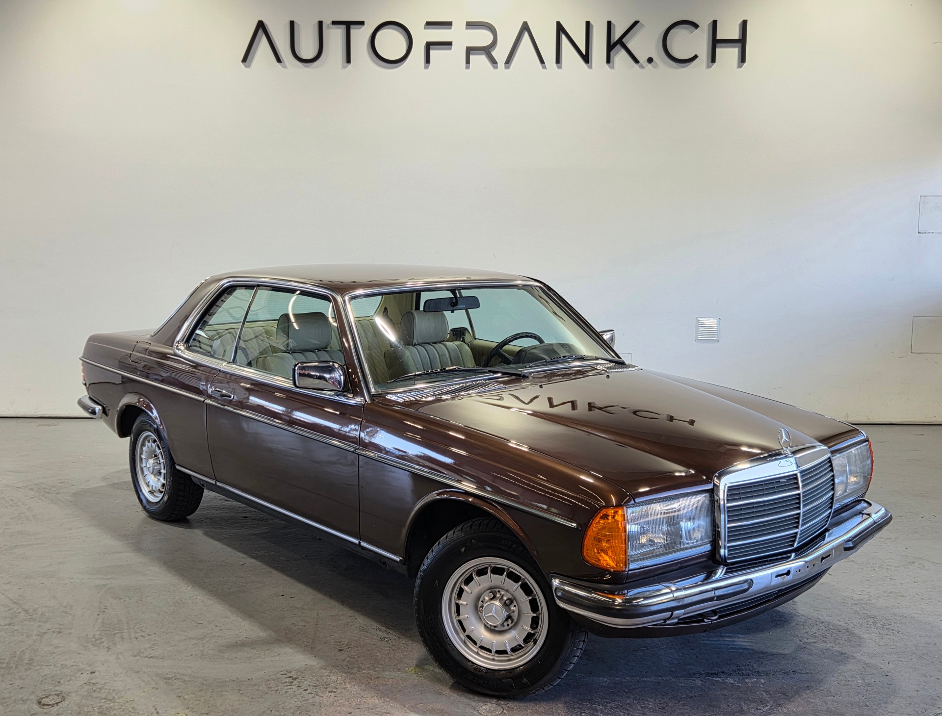 MERCEDES-BENZ 230 CE-showroom-element-1