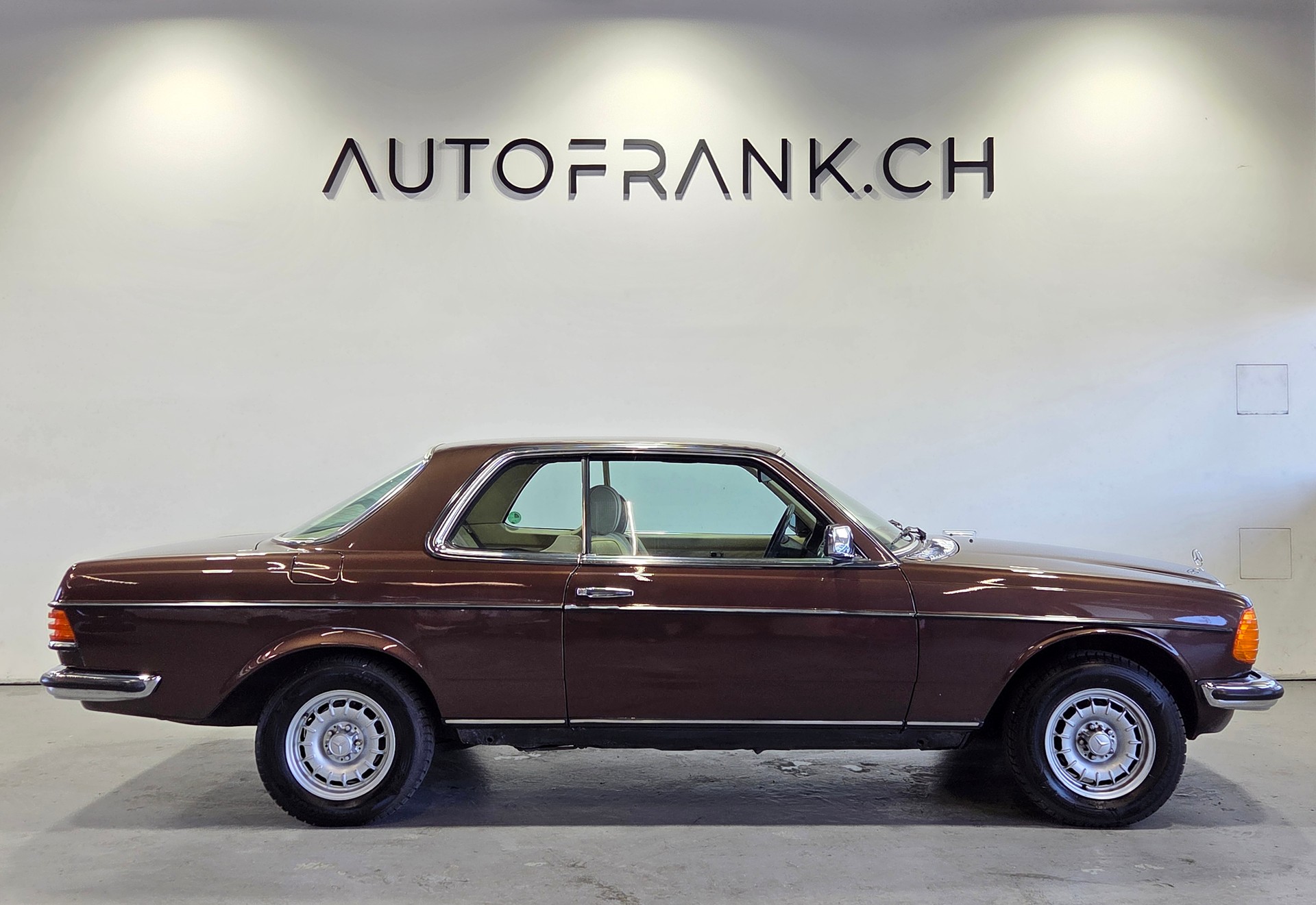 MERCEDES-BENZ 230 CE-image-7