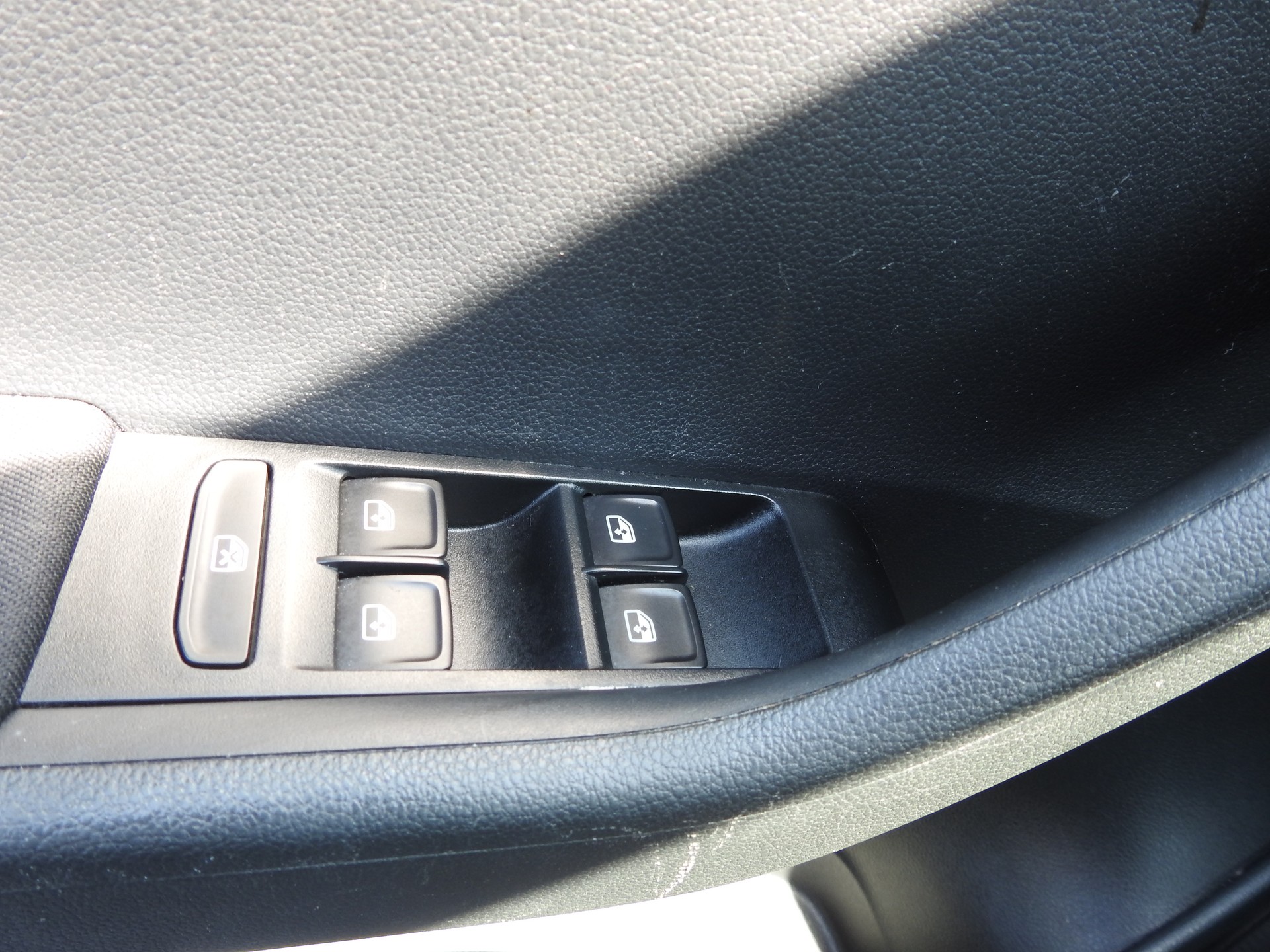 SKODA Fabia 1.0 TSI Ambition-image-25