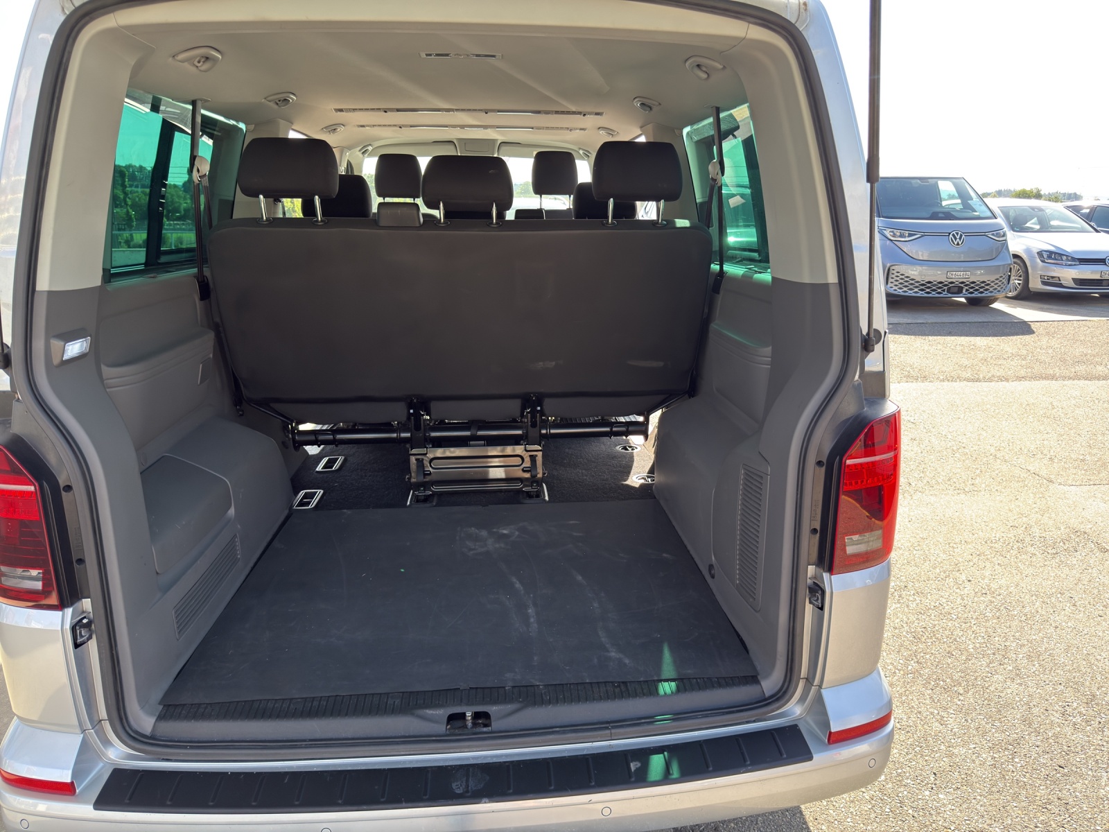 VW T6.1 Caravelle 3400 2.0 TDI 204 Comfortline DSG 4m-image-12