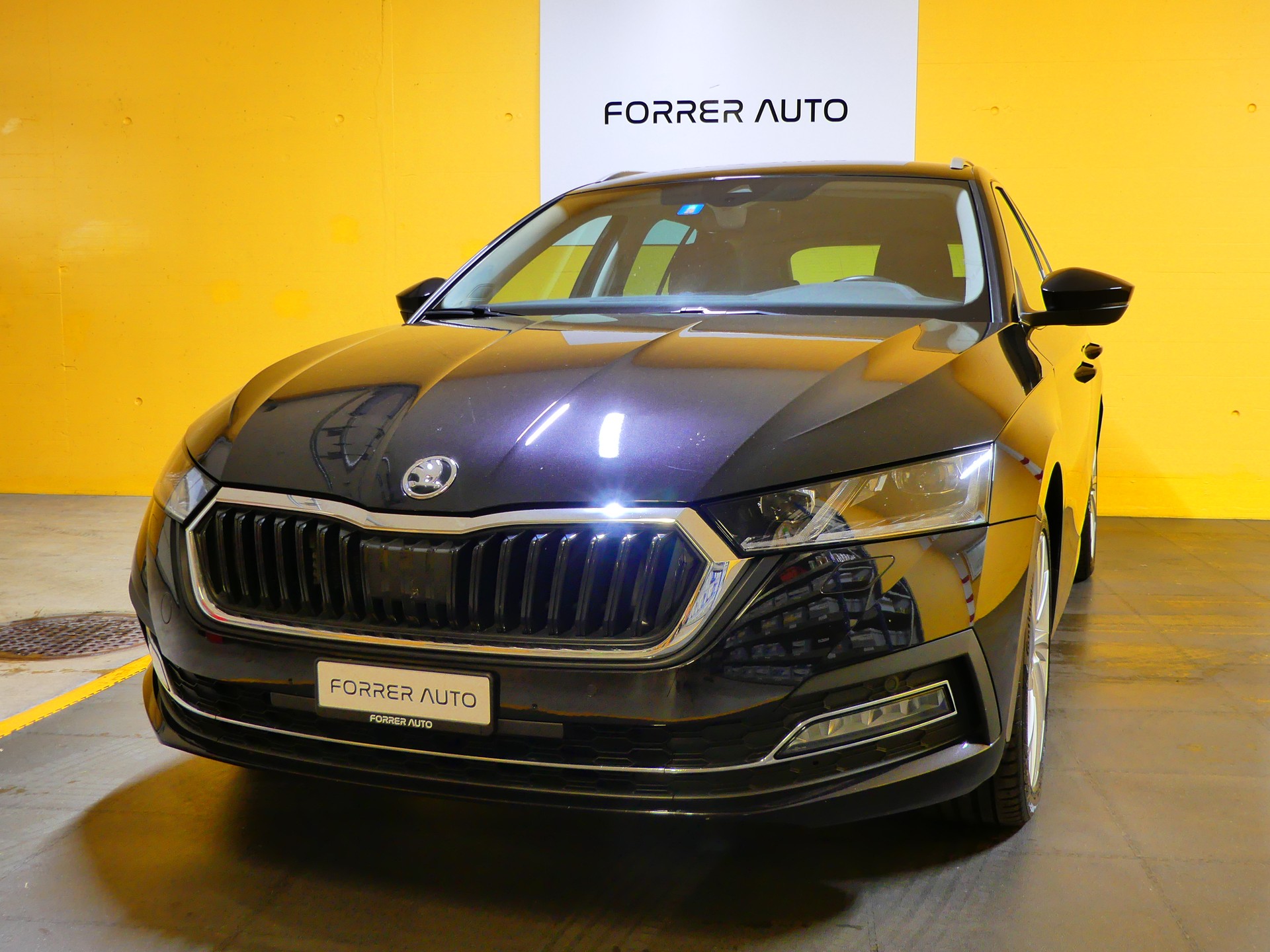 SKODA Octavia Combi 2.0 TDI DSG Style 4x4-image-2