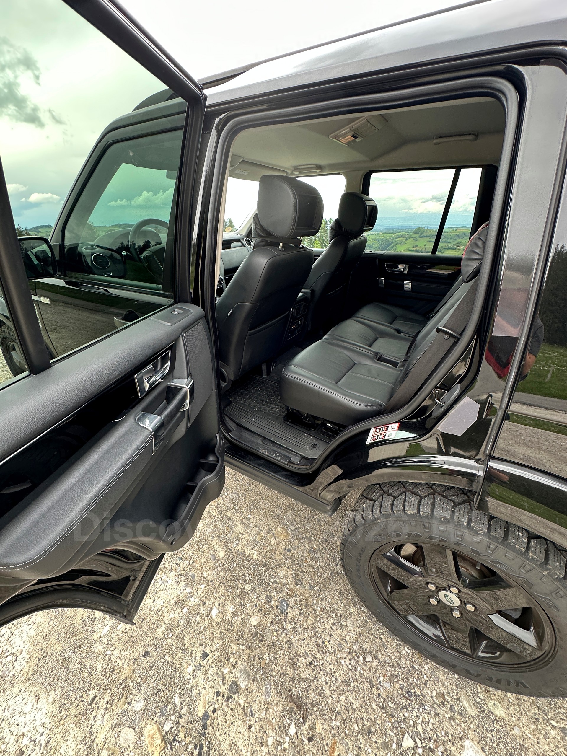 LAND ROVER Discovery IV 3.0 SDV6 HSE, frisch ab MFK-image-13