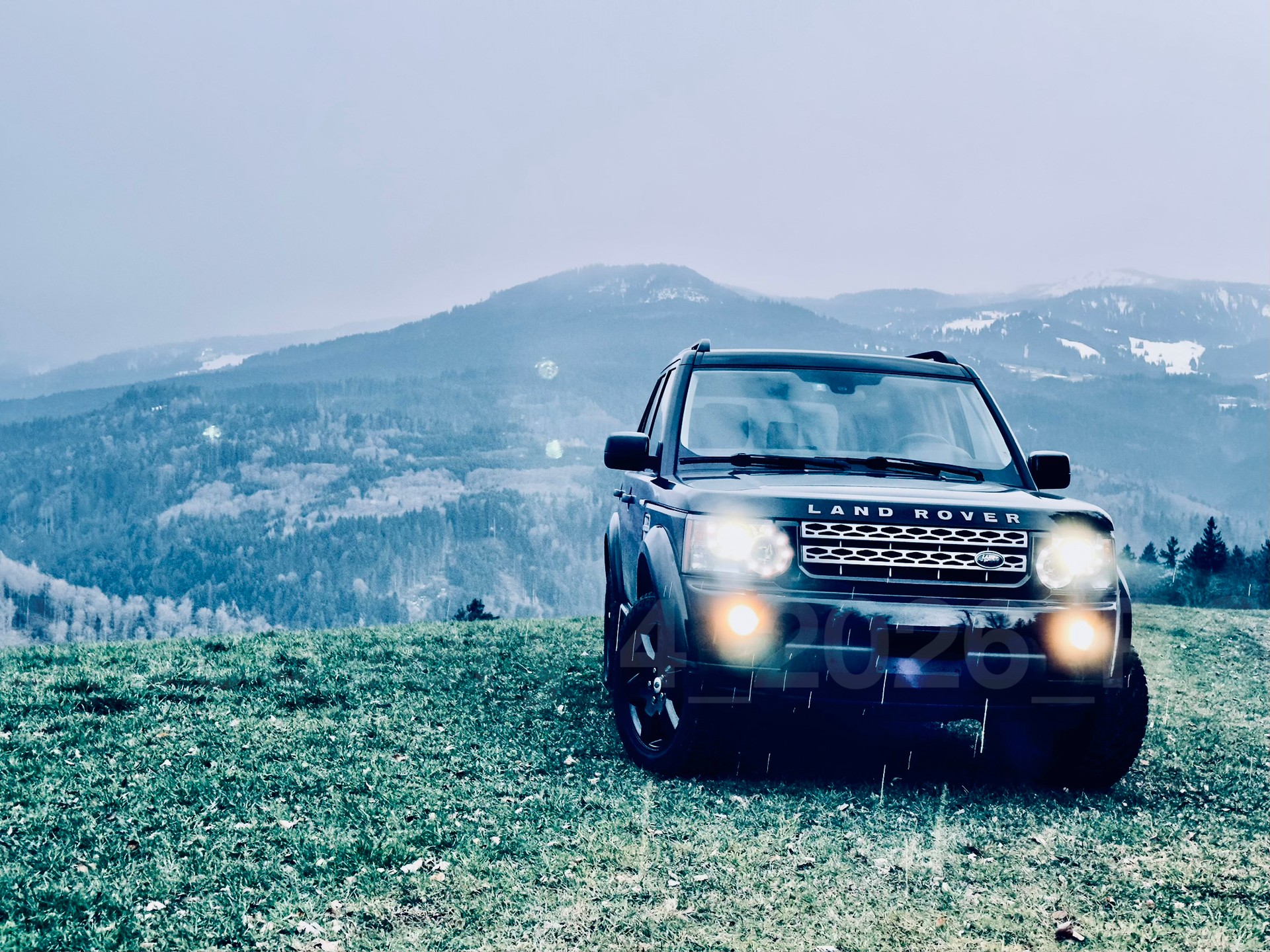 LAND ROVER Discovery IV 3.0 SDV6 HSE, frisch ab MFK-image-2