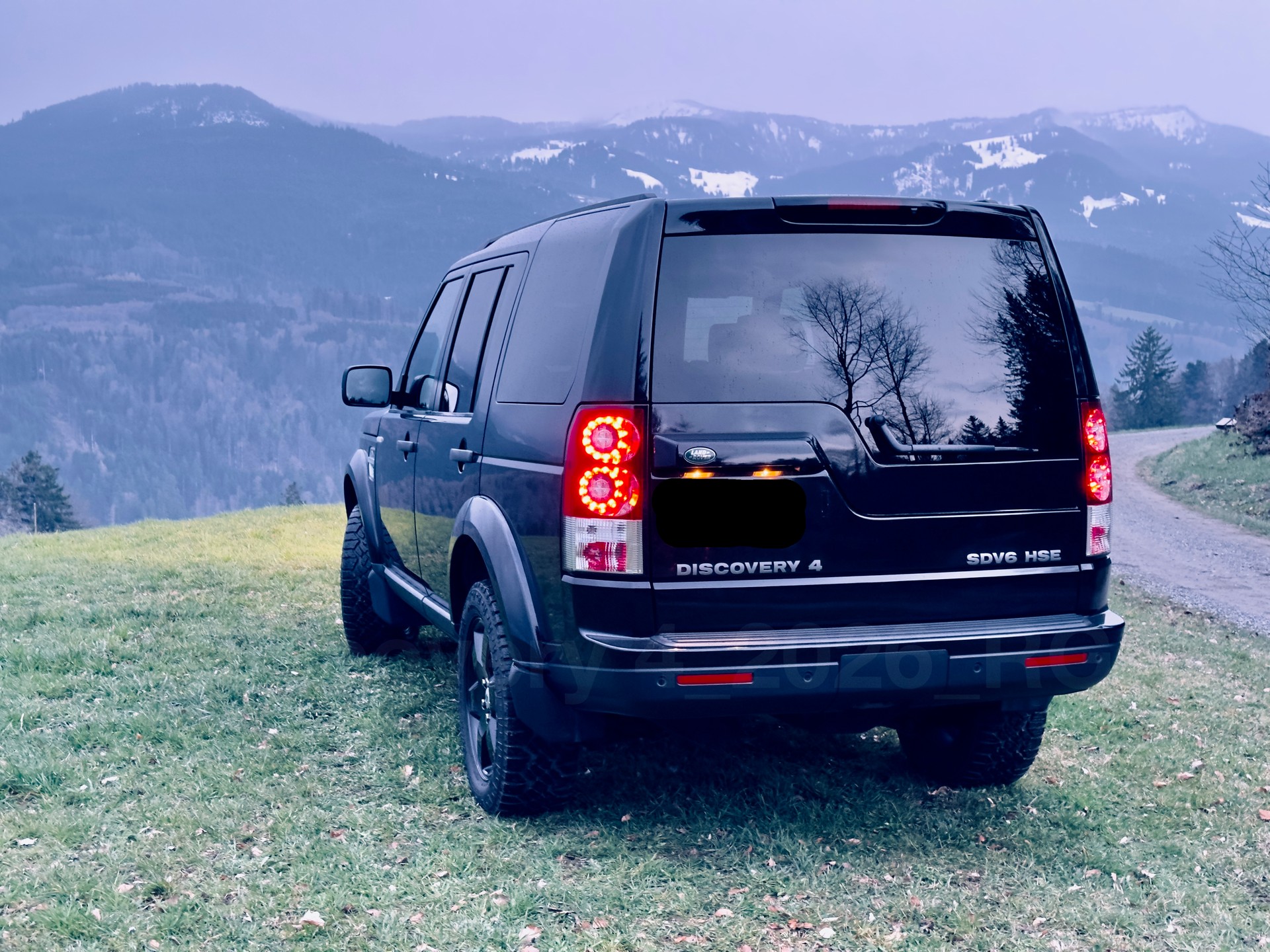LAND ROVER Discovery IV 3.0 SDV6 HSE, frisch ab MFK-image-4