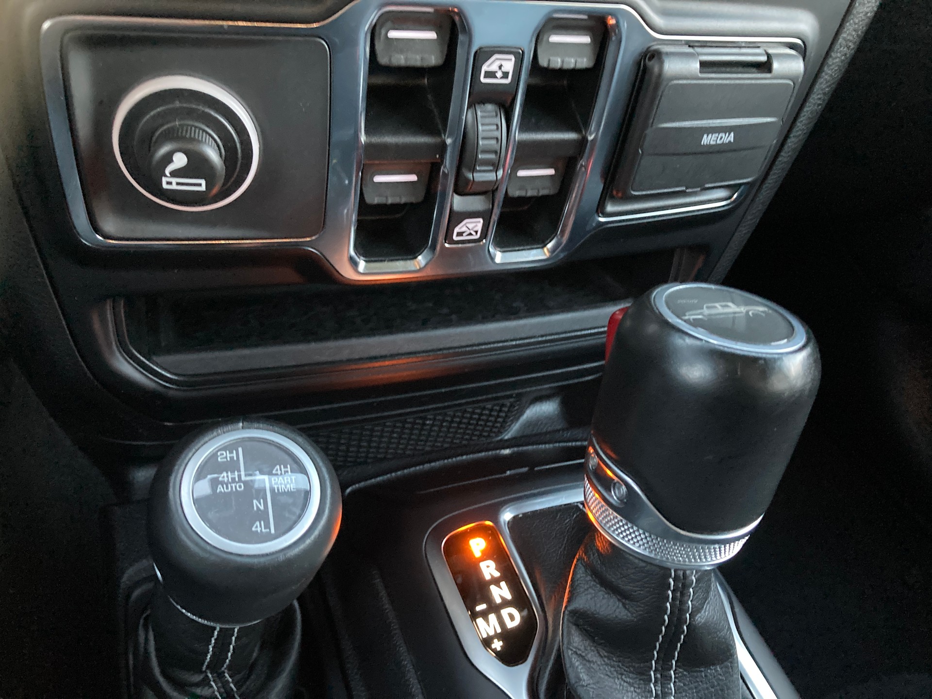 JEEP Gladiator 3.0 V6 Launch Edition-image-17