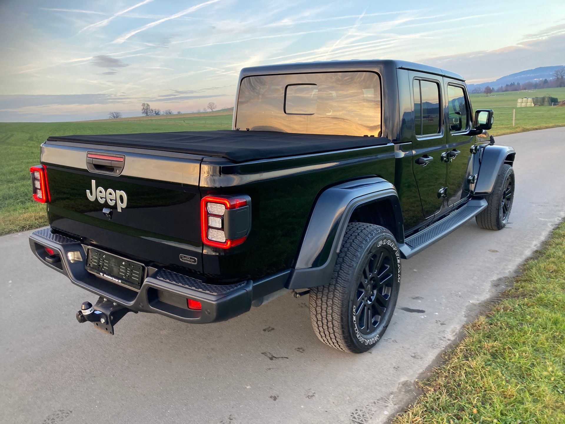 JEEP Gladiator 3.0 V6 Launch Edition-image-4