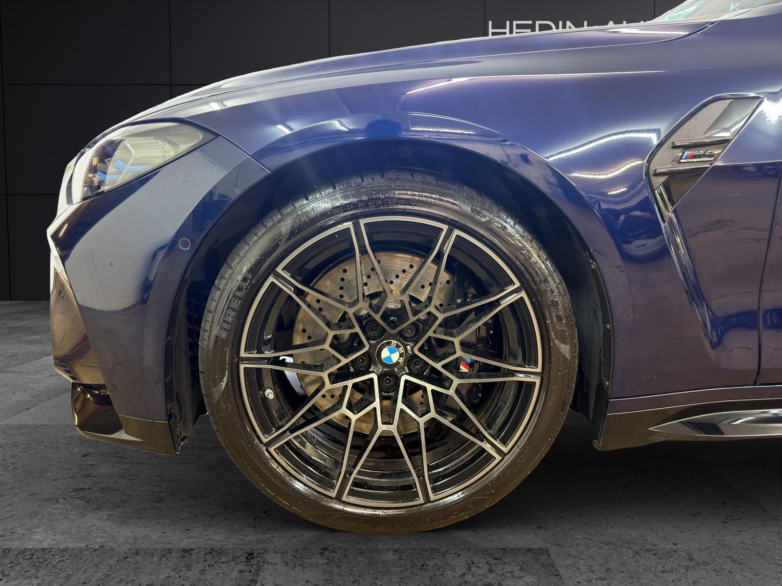 BMW M4 Competition xDrive Cabrio-image-8
