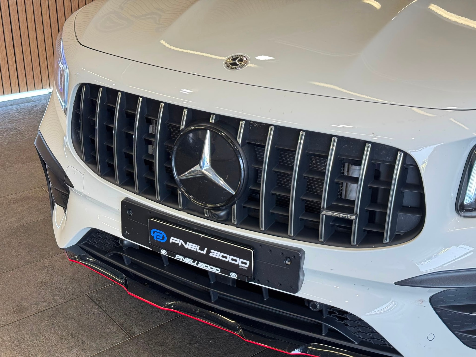 MERCEDES-BENZ GLB 35 AMG 4 MATIC 8G-Tronic-showroom-element-3