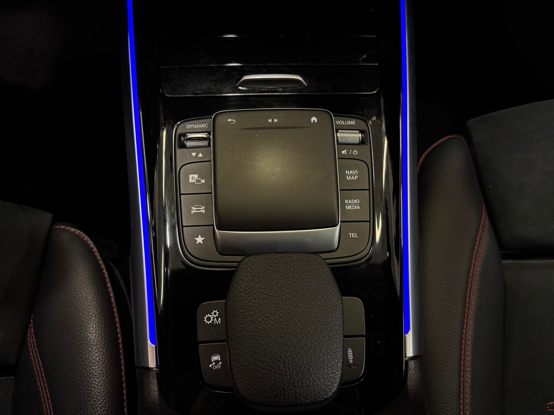 MERCEDES-BENZ GLB 35 AMG 4 MATIC 8G-Tronic-image-17