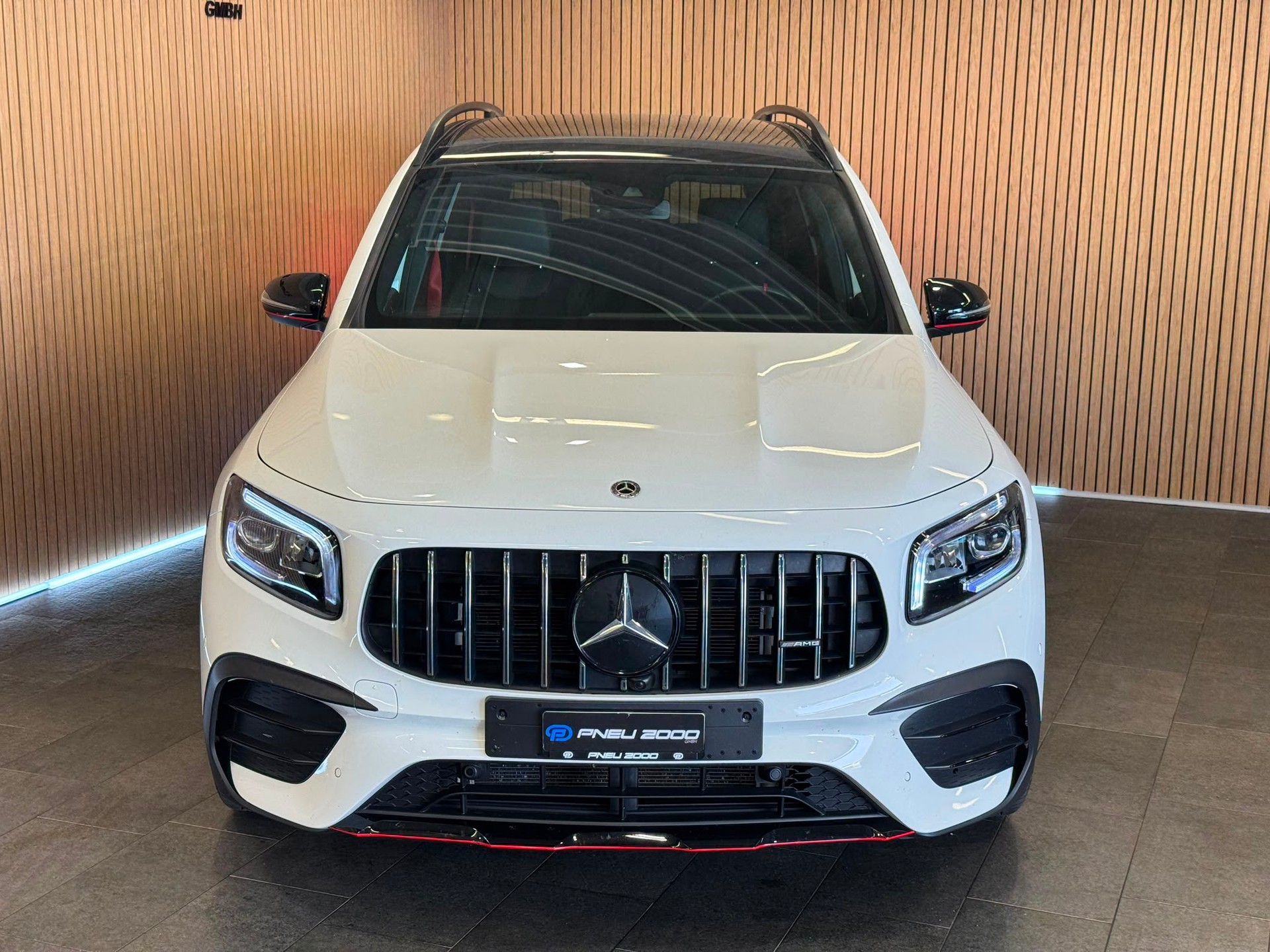MERCEDES-BENZ GLB 35 AMG 4 MATIC 8G-Tronic-showroom-element-1