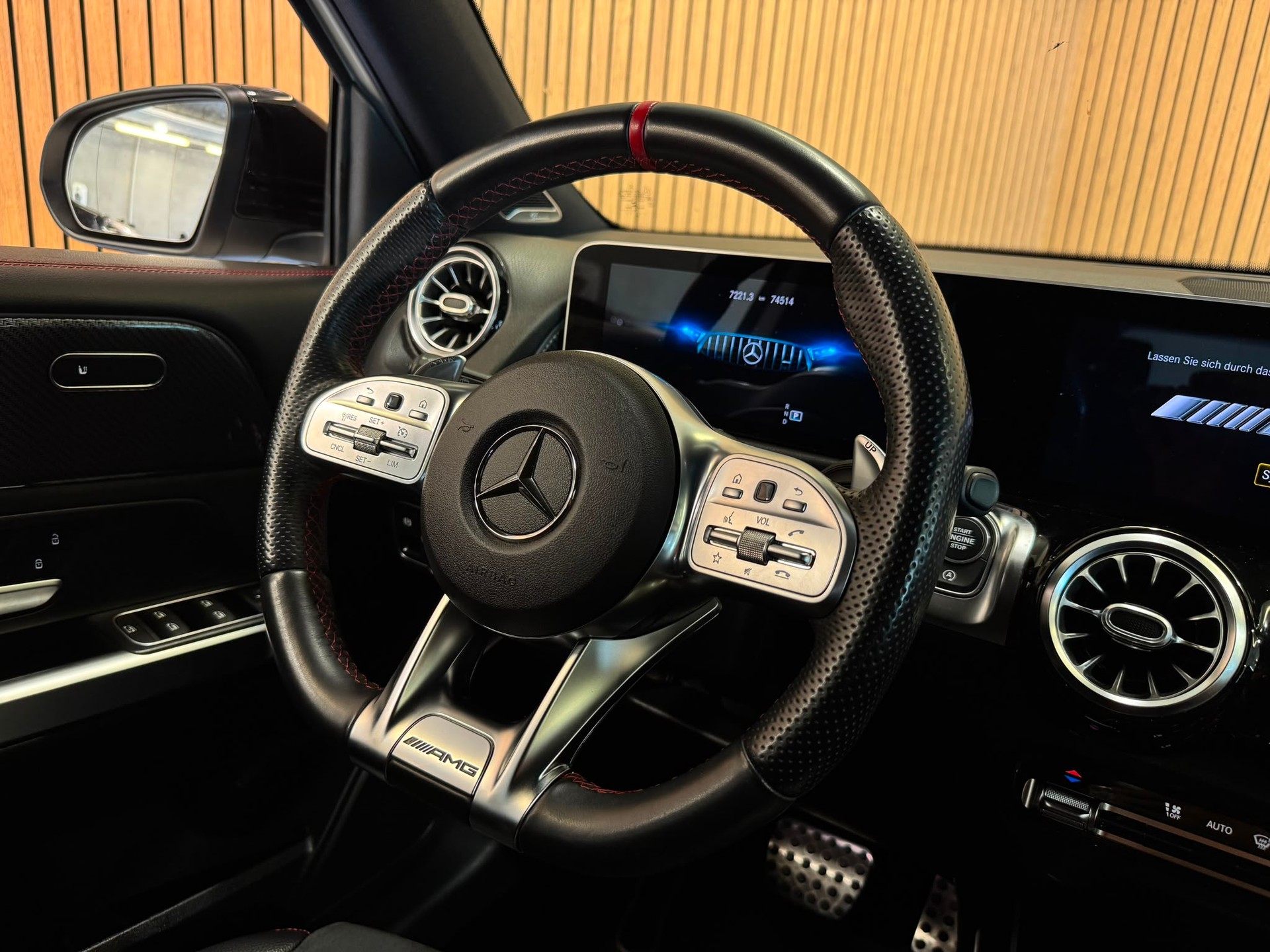 MERCEDES-BENZ GLB 35 AMG 4 MATIC 8G-Tronic-image-9