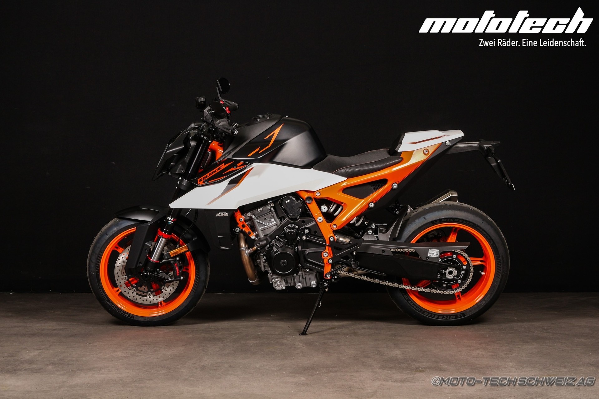 KTM 990 Duke R-image-3