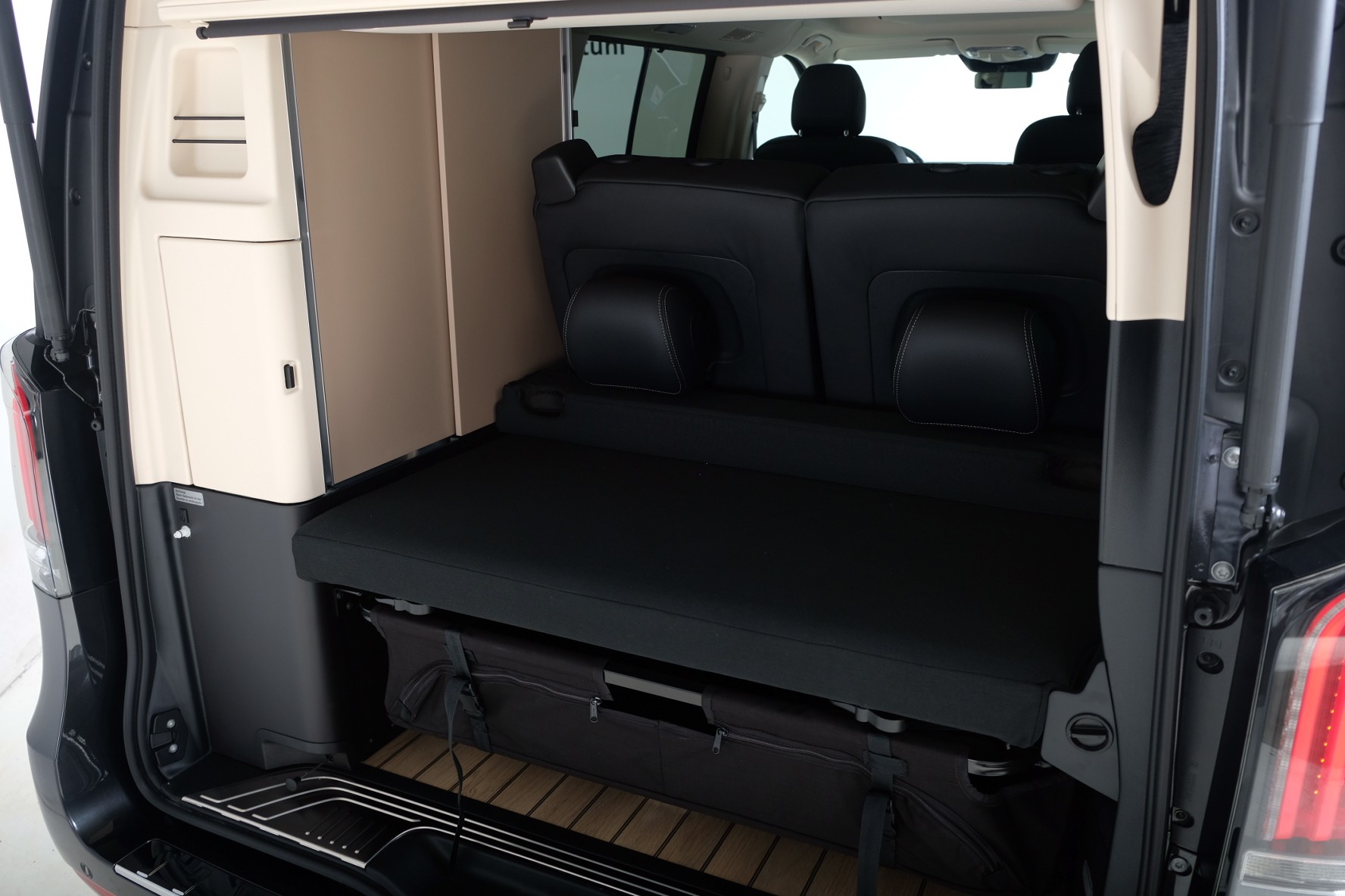 MERCEDES-BENZ Marco Polo 300 d 4M Automat-image-14