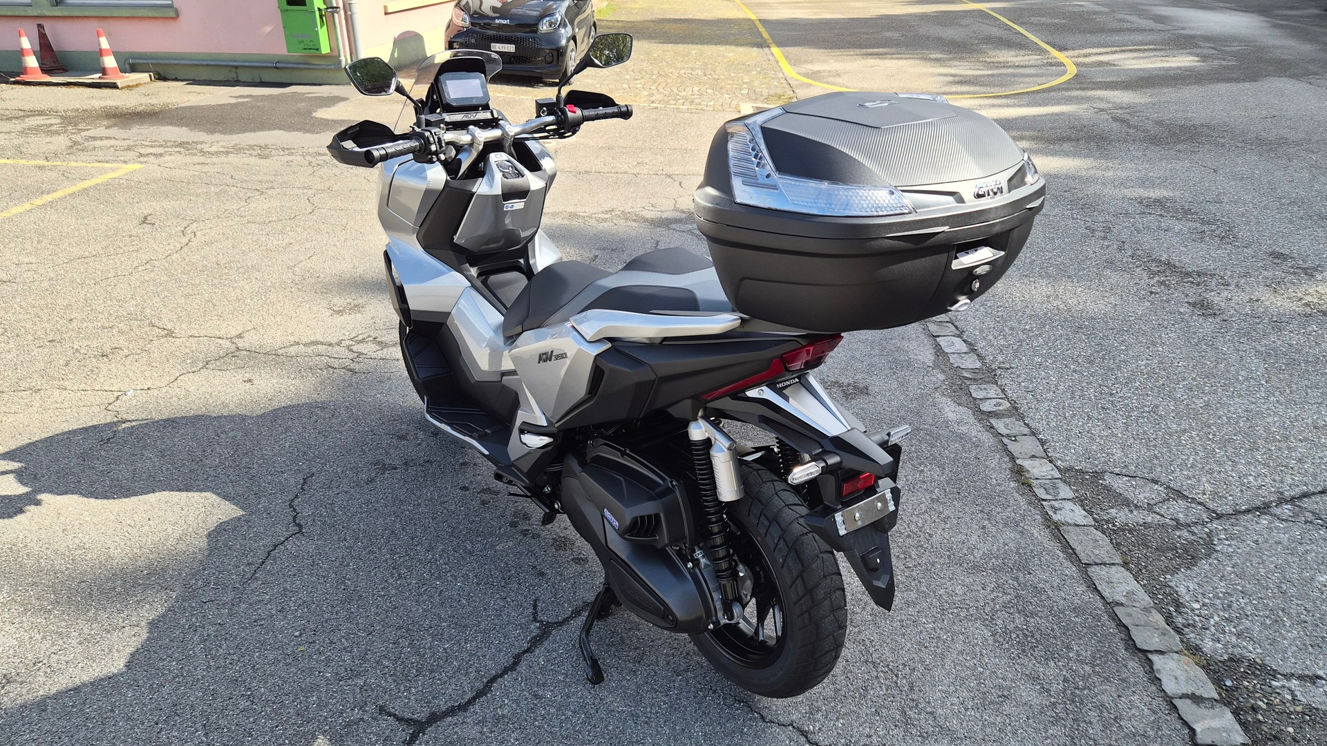 HONDA ADV 350-image-9
