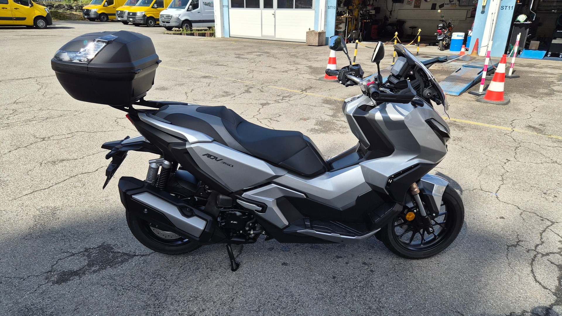 HONDA ADV 350-image-7