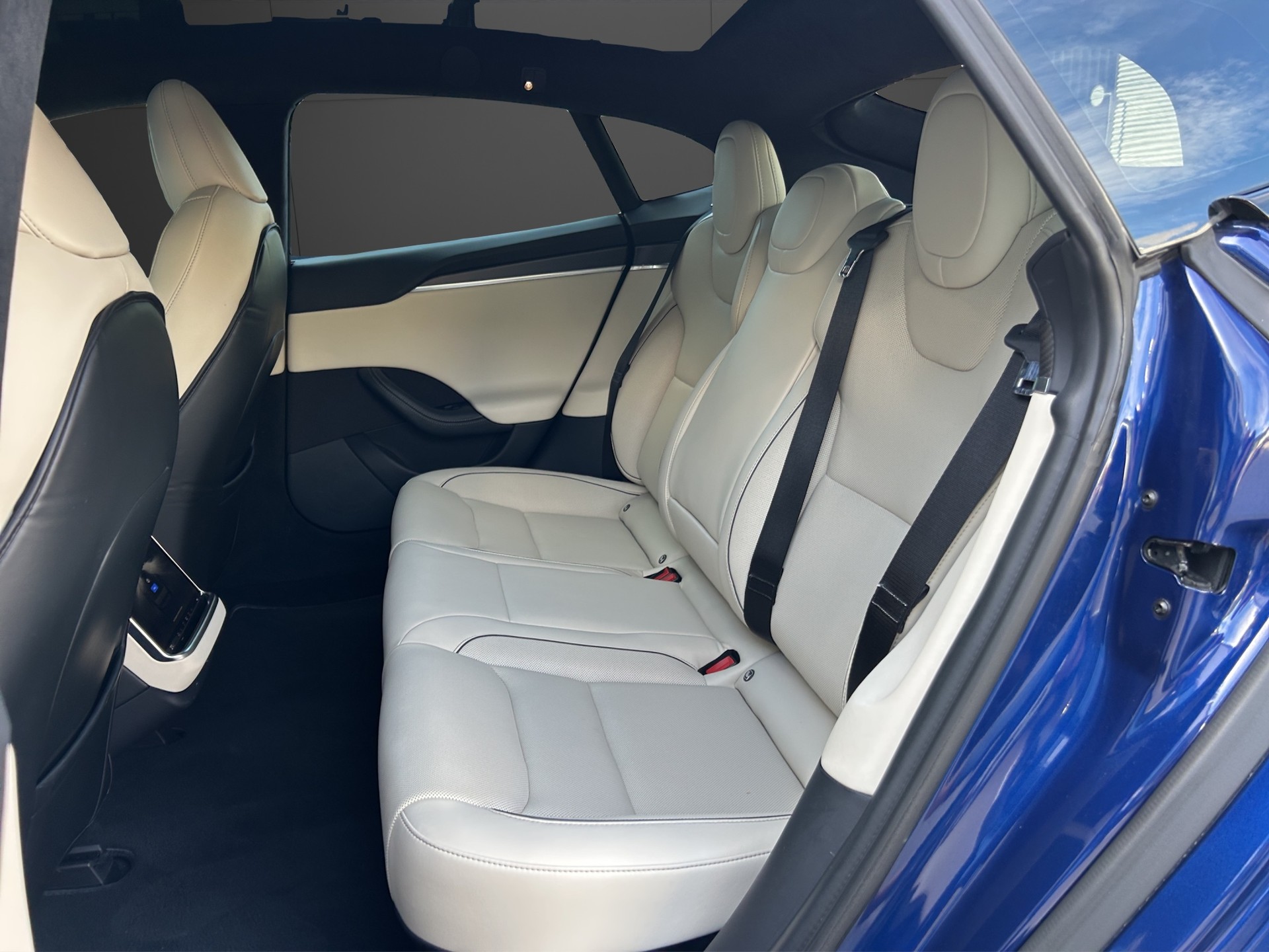 TESLA Model S 100 kWh Plaid / 1267 PS-image-4