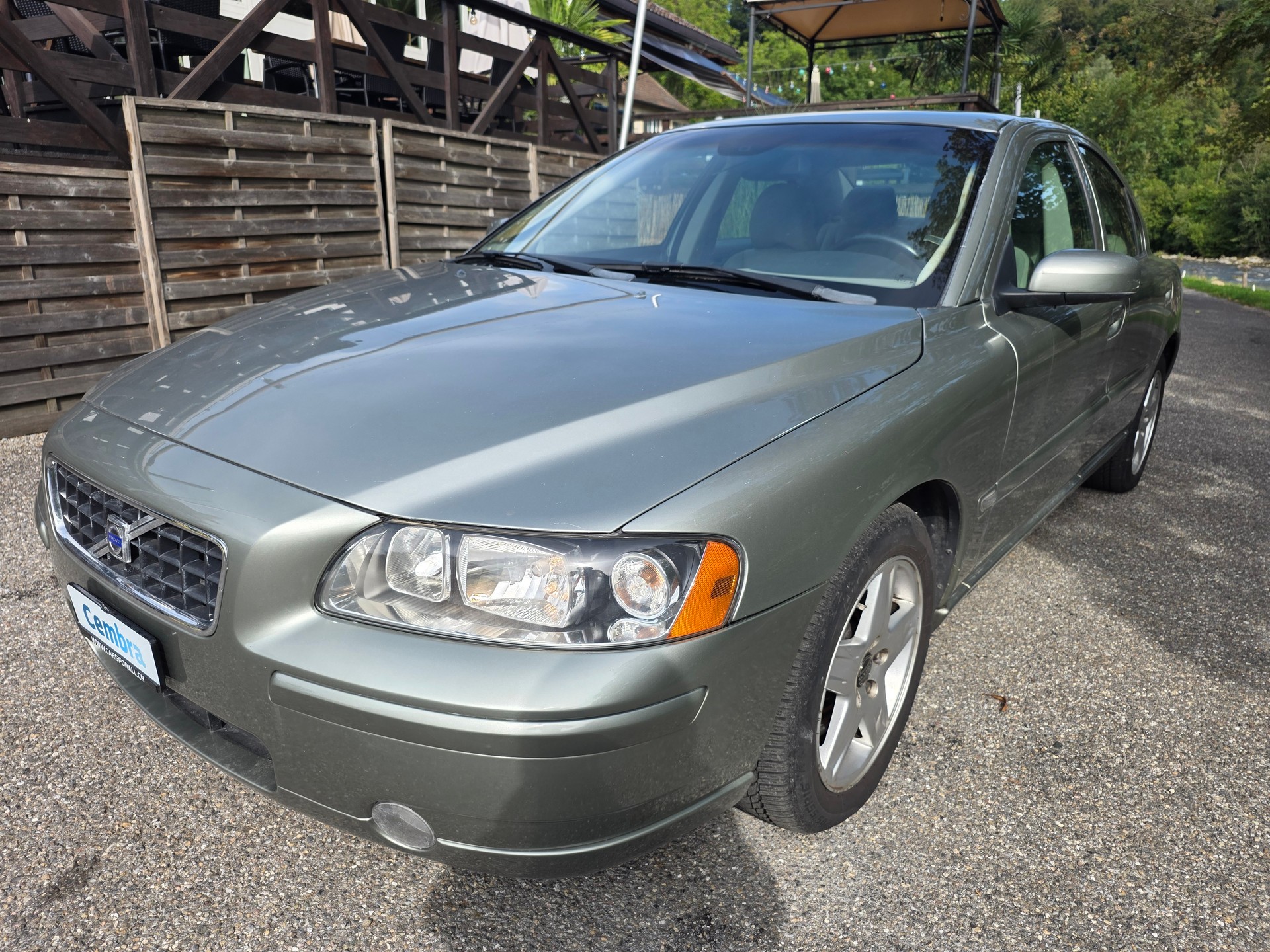 VOLVO S60 2.4 Momentum ☆☆☆ Inklusive frischer MFK ☆☆☆-showroom-element-1