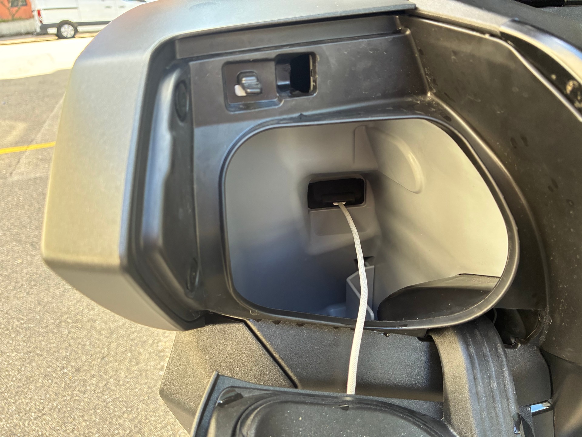 HONDA NSS 350 Smart Top Box-image-5