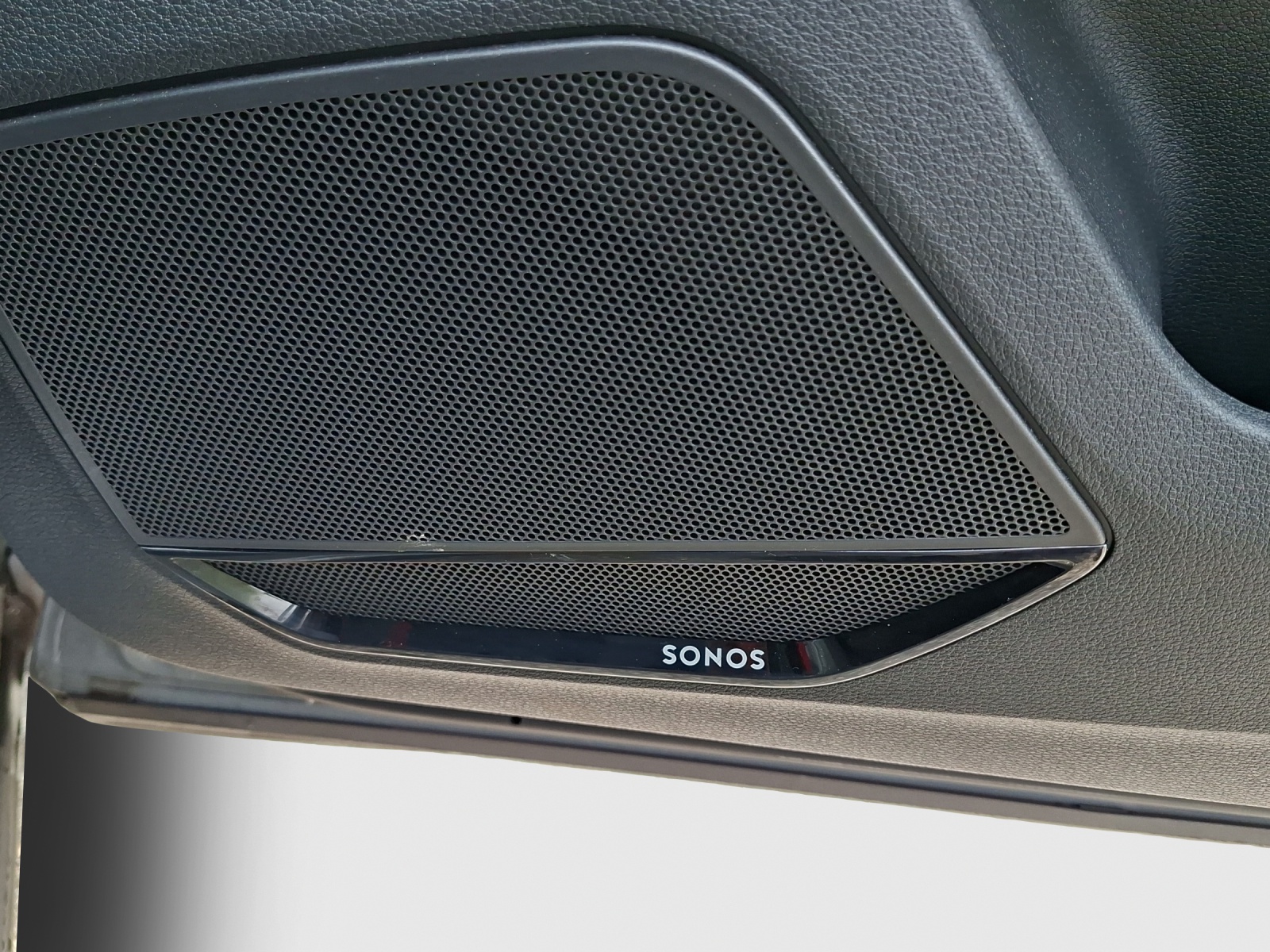AUDI RS Q3 Sportback quattro S tronic-image-15