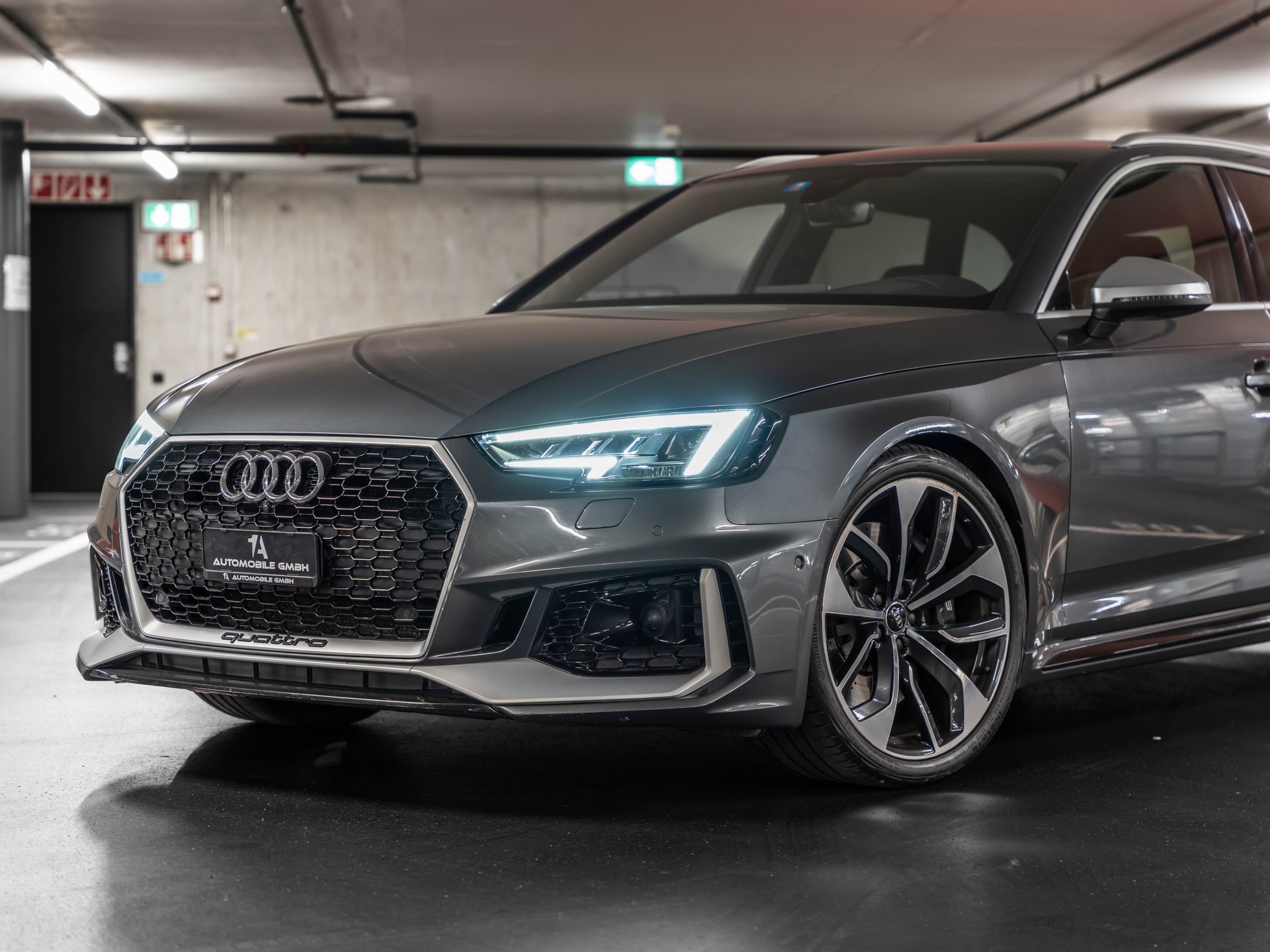 AUDI RS4 Avant 2.9 TFSI quattro tiptronic-showroom-element-1