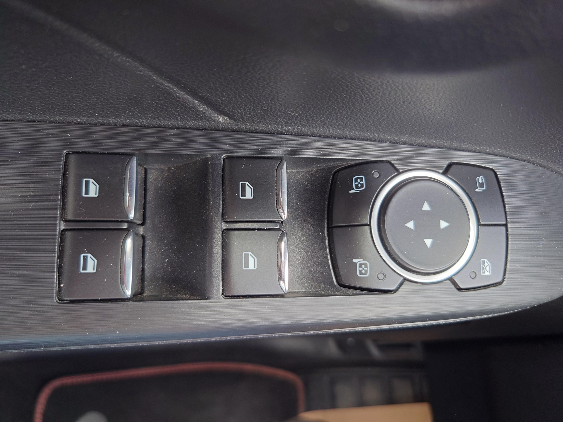 FORD Kuga 2.5 Hybrid ST-Line 4x4-image-10