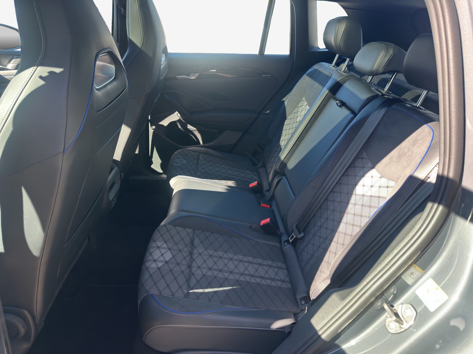 VW Tiguan 2.0 TSI DSG R-Line 4Motion-image-11
