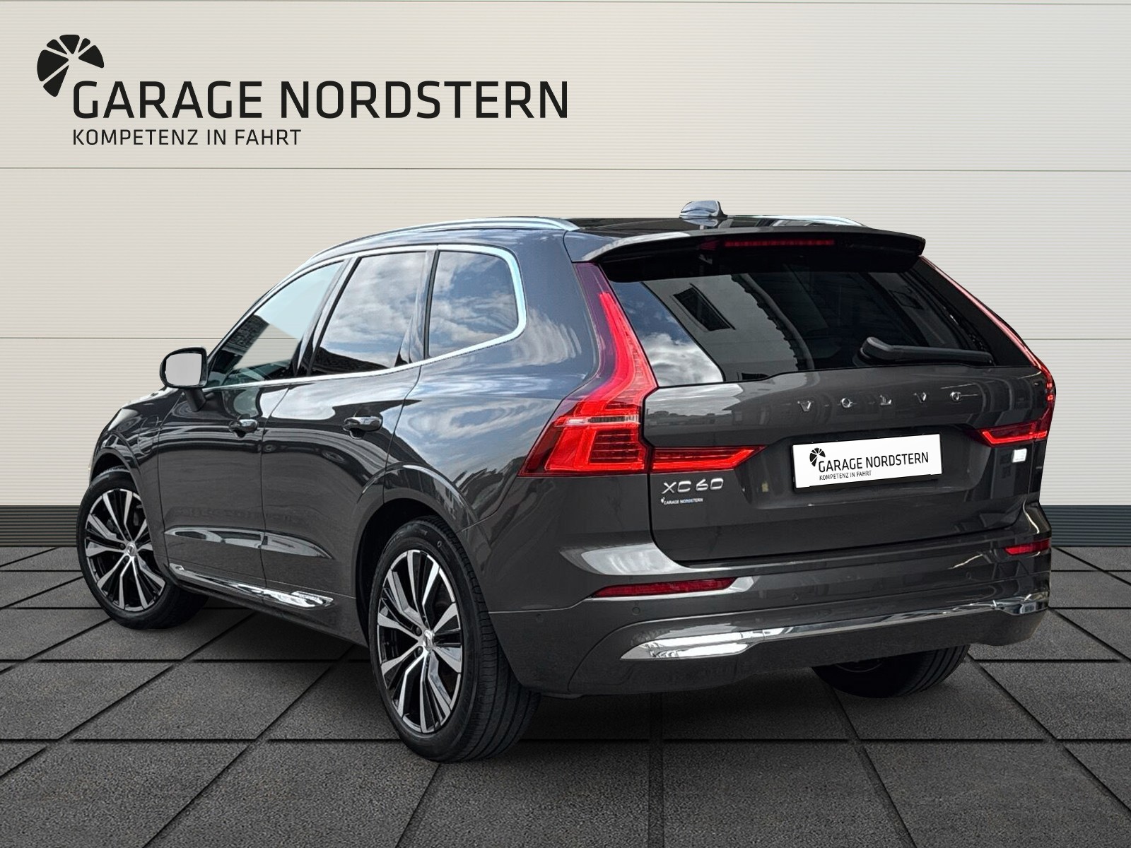 VOLVO XC60 2.0 T6 TE Ultimate Bright eAWD-showroom-element-2