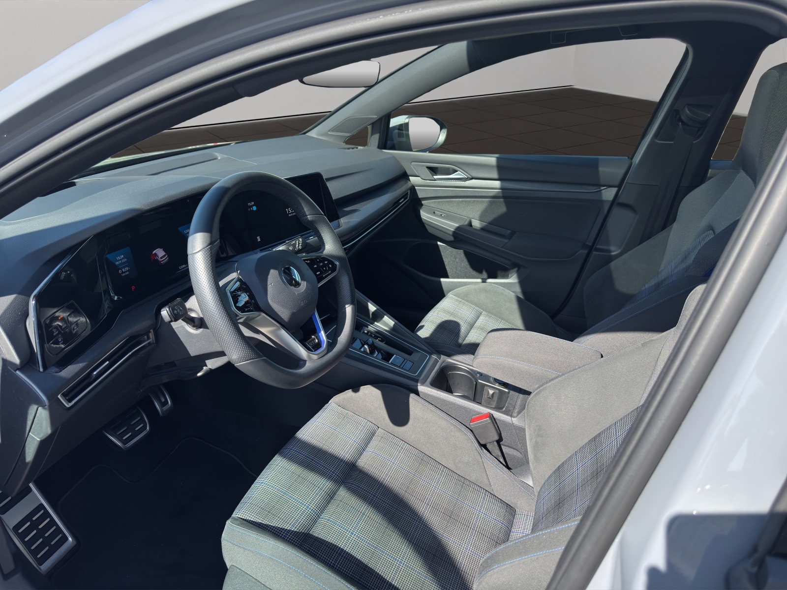 VW Golf 1.4 TSI PHEV GTE-showroom-element-3