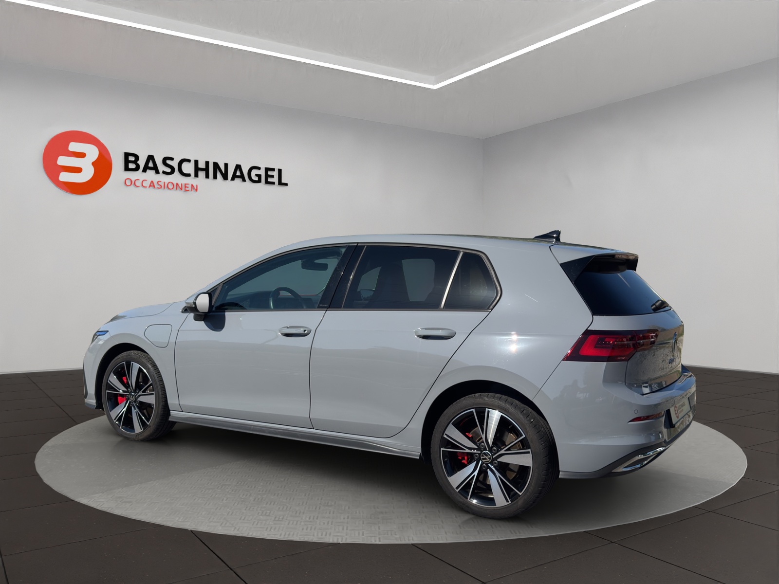 VW Golf 1.4 TSI PHEV GTE-showroom-element-2