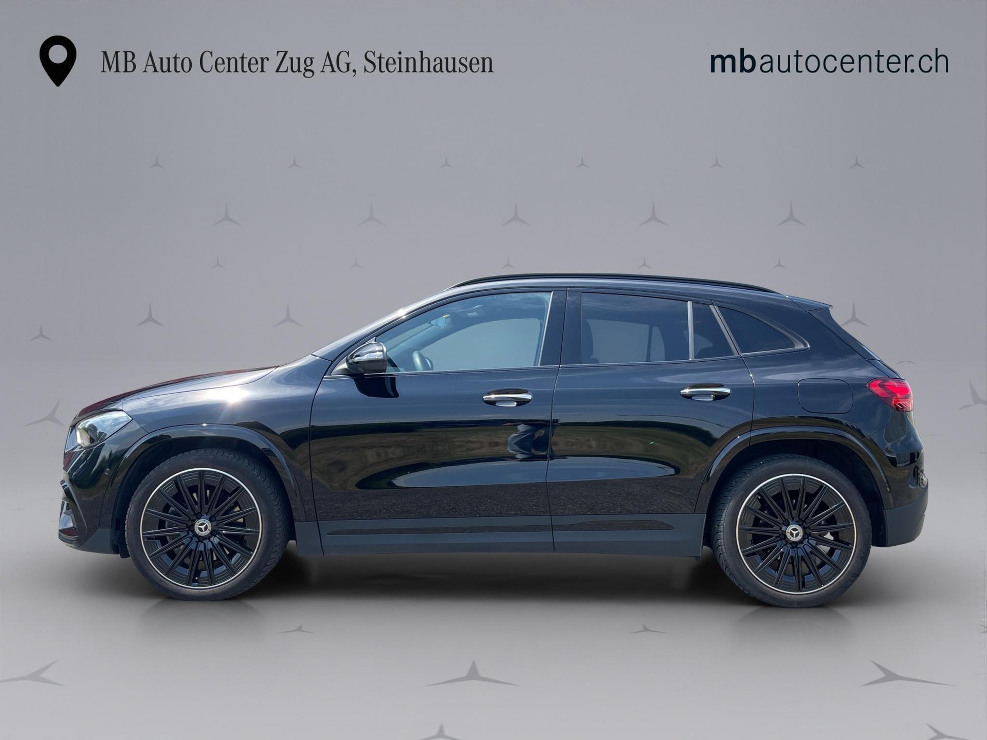 MERCEDES-BENZ GLA 200 Night Star AMG Line-showroom-element-2