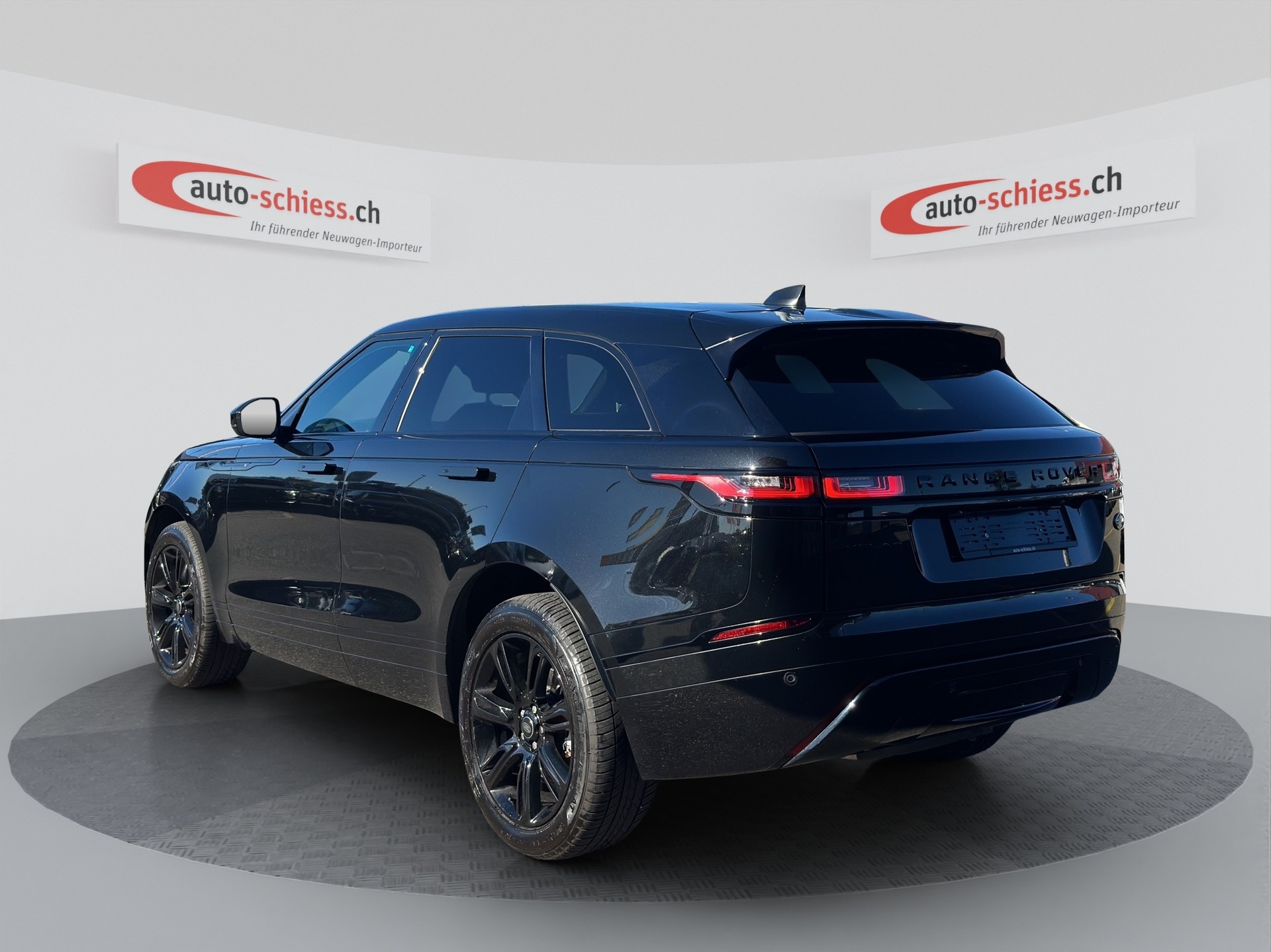 LAND ROVER Range Rover Velar R-Dynamic D 200 SE Automatic Black-showroom-element-2
