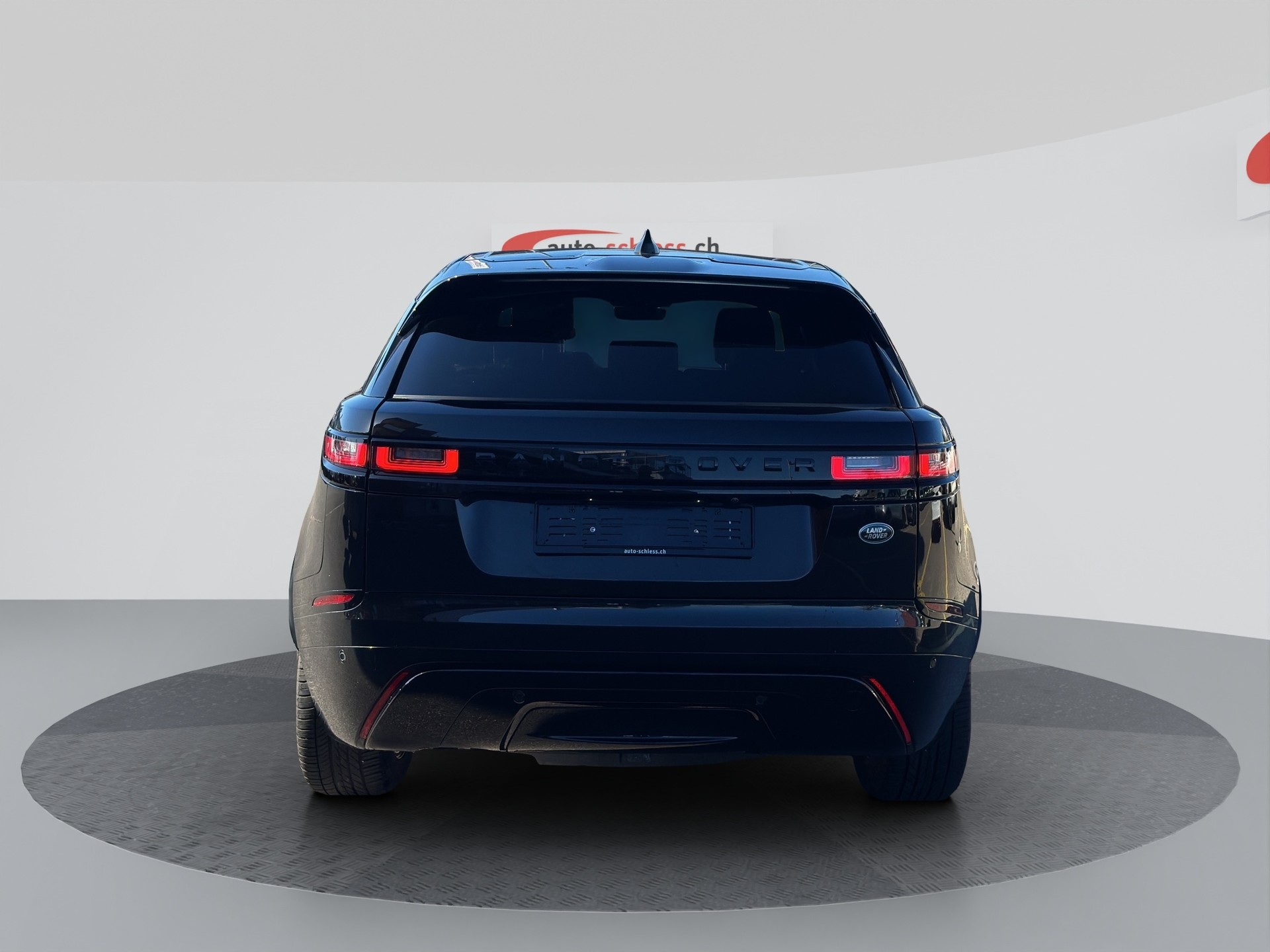 LAND ROVER Range Rover Velar R-Dynamic D 200 SE Automatic Black-showroom-element-3