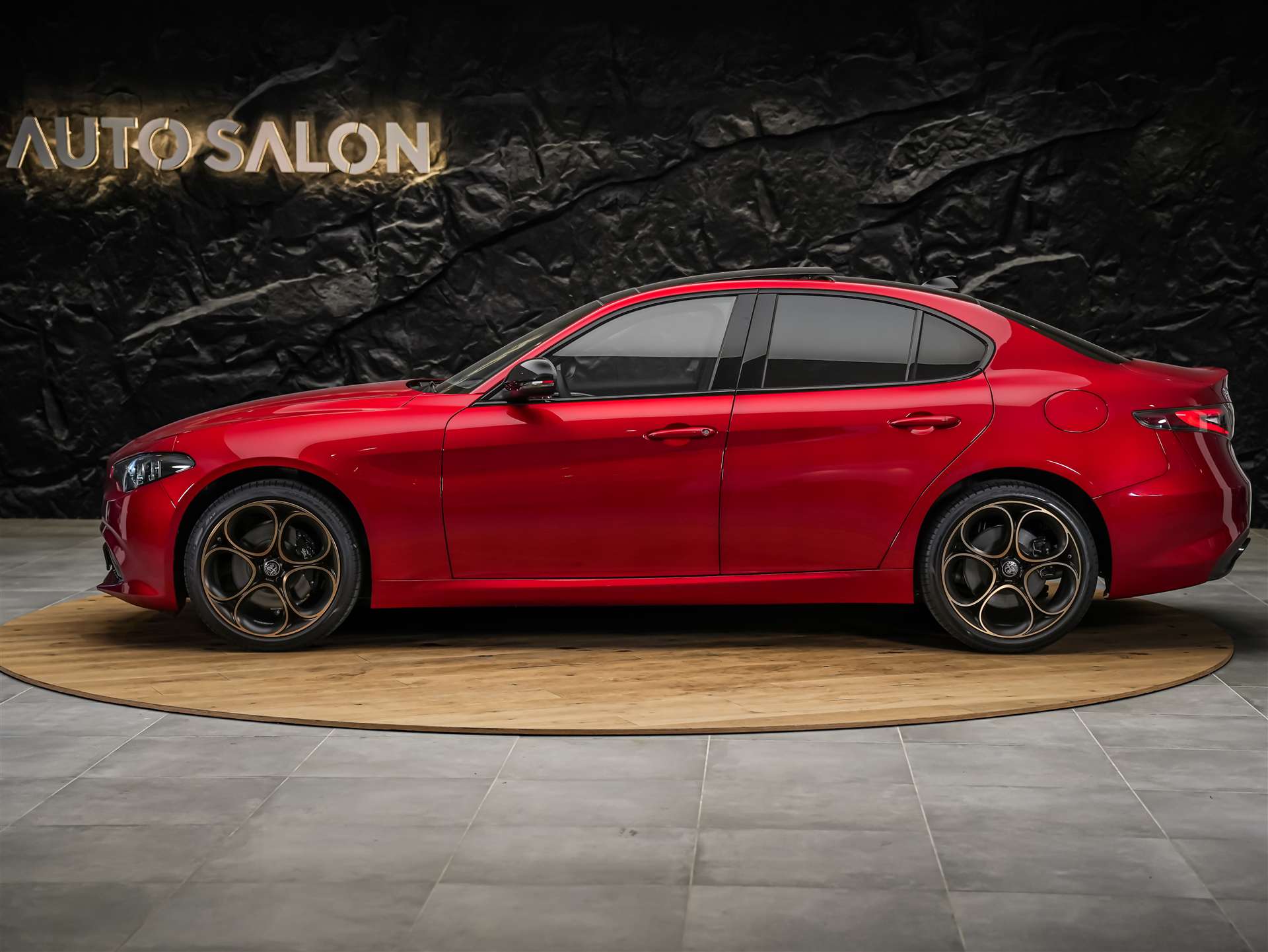 ALFA ROMEO Giulia 2.0 Intensa Q4 AT8 *SOFORT Verfügbar*Werksgarantie*Panorama*Harman/Kardon*-showroom-element-1