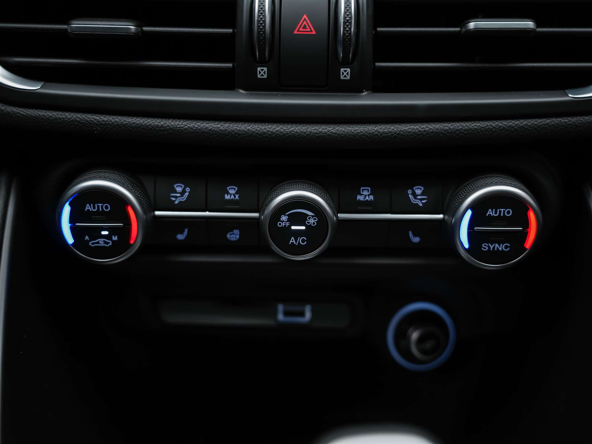 ALFA ROMEO Giulia 2.0 Intensa Q4 AT8 *SOFORT Verfügbar*Werksgarantie*Panorama*Harman/Kardon*-image-24