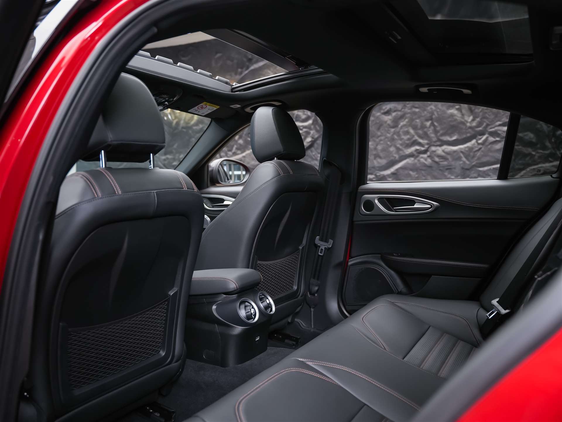 ALFA ROMEO Giulia 2.0 Intensa Q4 AT8 *SOFORT Verfügbar*Werksgarantie*Panorama*Harman/Kardon*-image-12