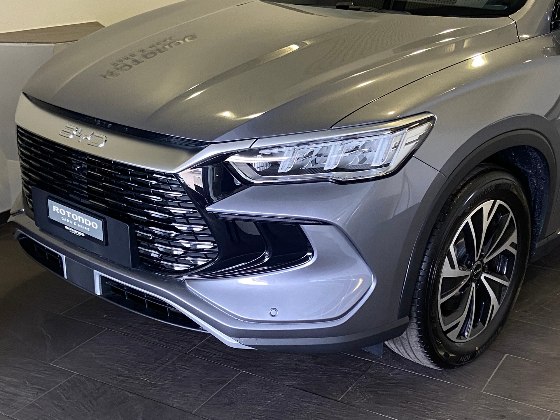 BYD Sealion 5 DM-i Design-showroom-element-2
