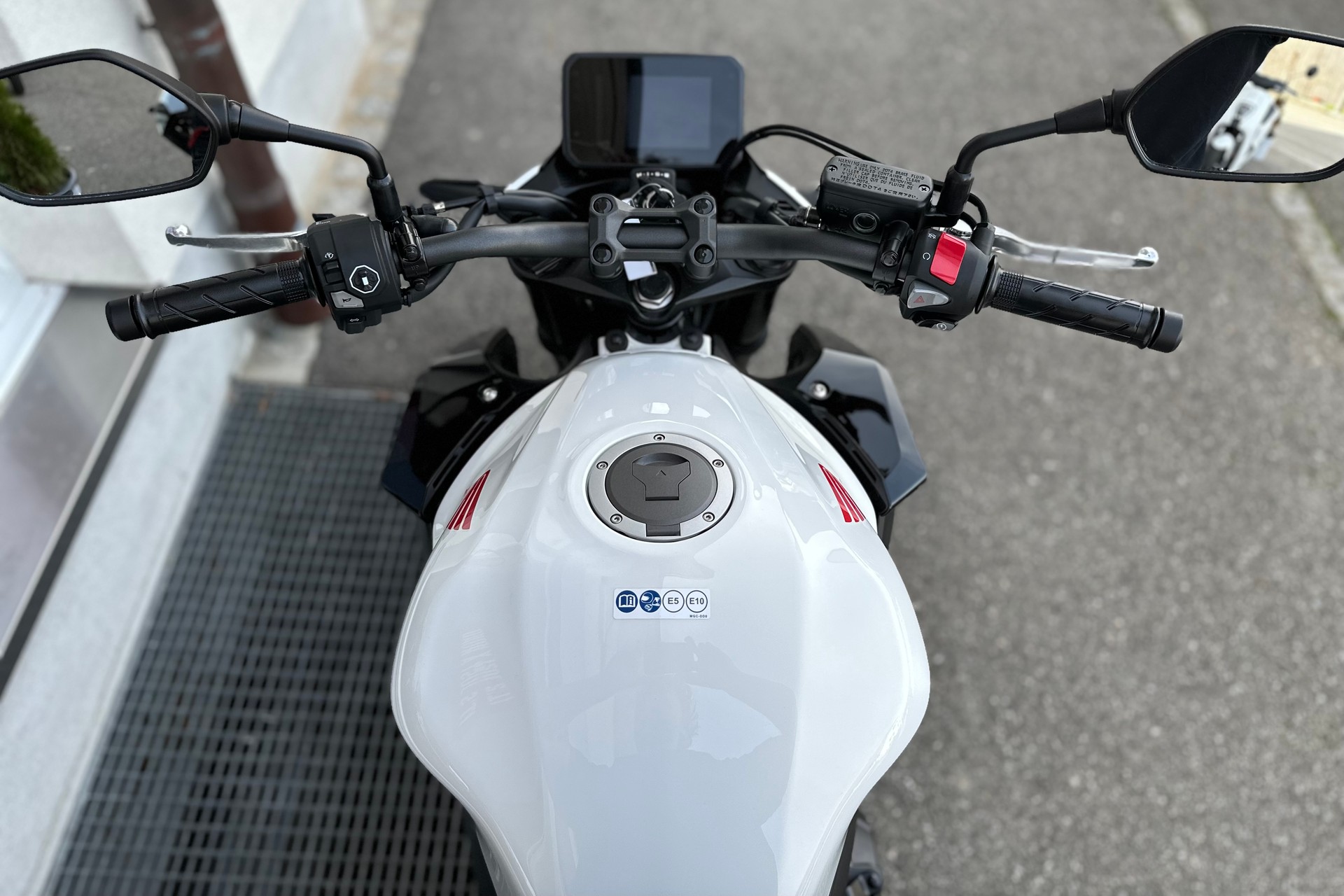 HONDA CB 500 Hornet - manuell-image-4