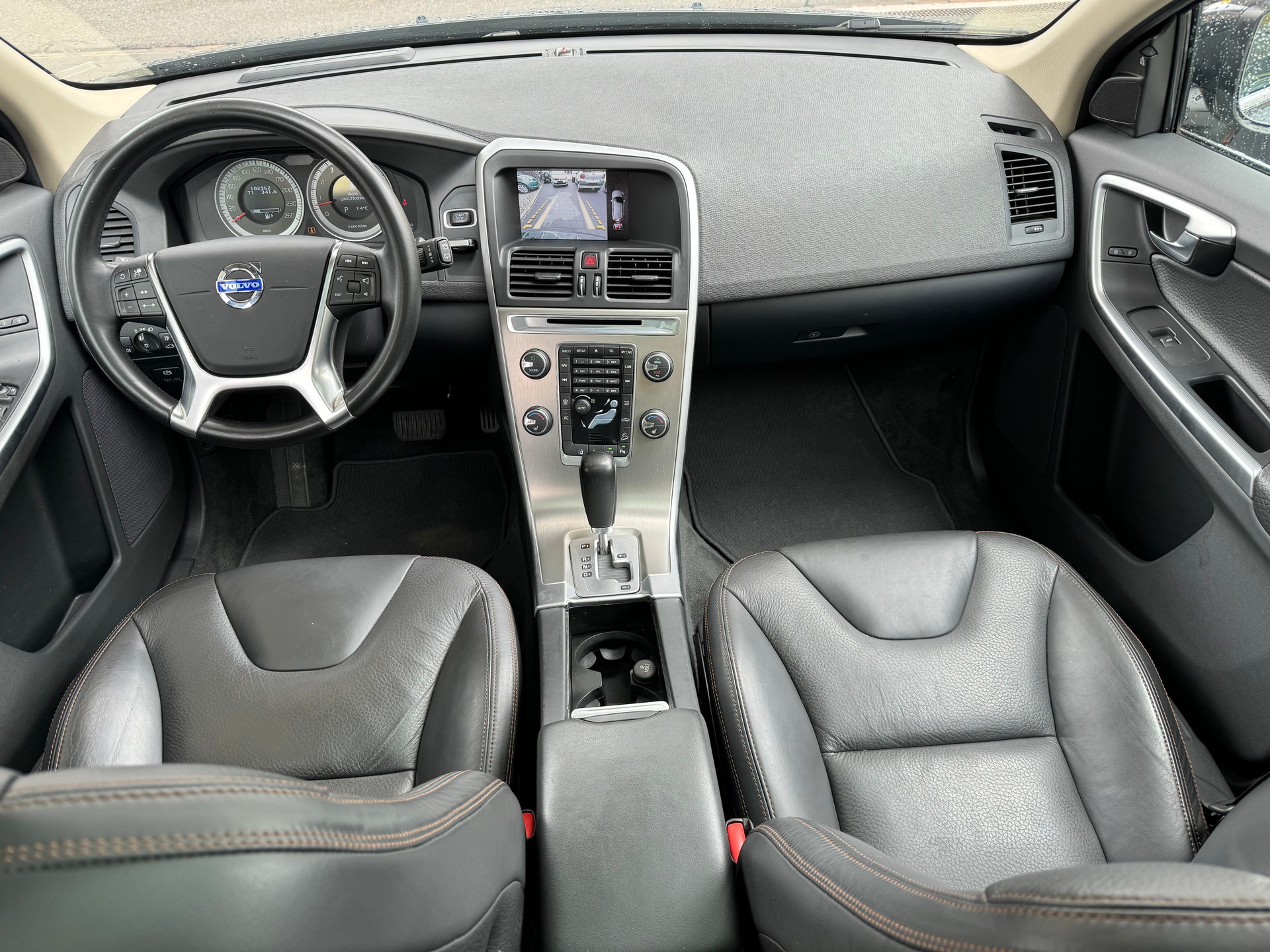 VOLVO XC60 T6 AWD Summum Geartronic-image-3