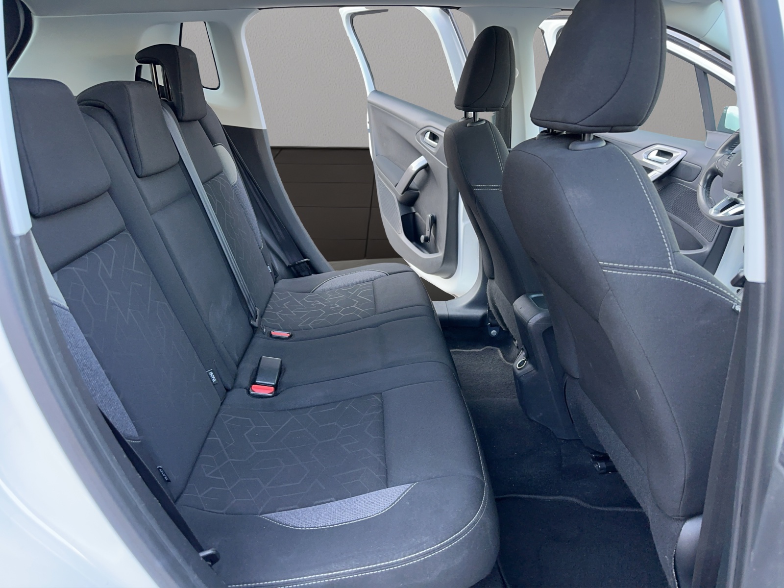 PEUGEOT 2008 1.2 VTI Access-image-17