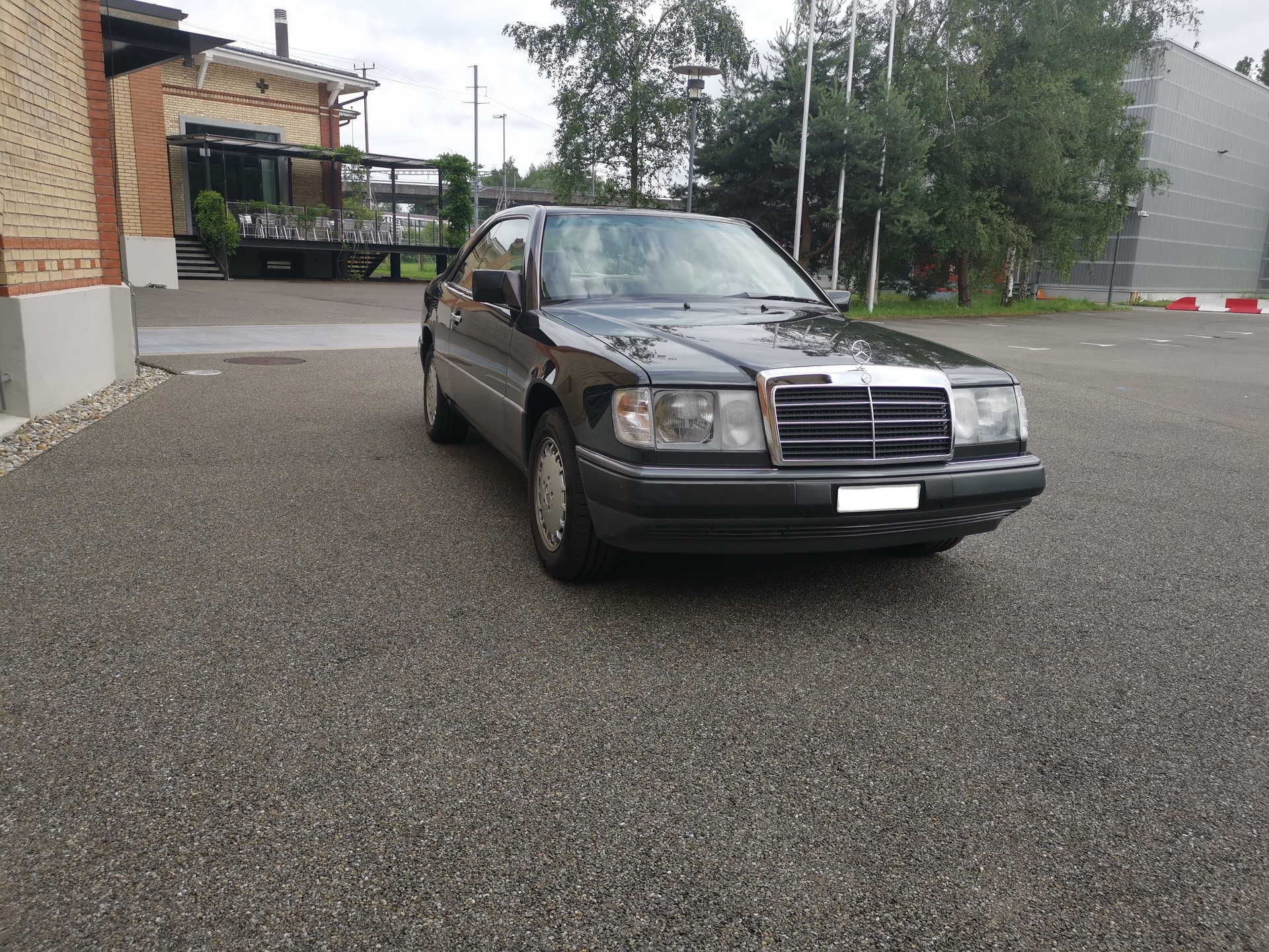 MERCEDES-BENZ 300 CE-image-5